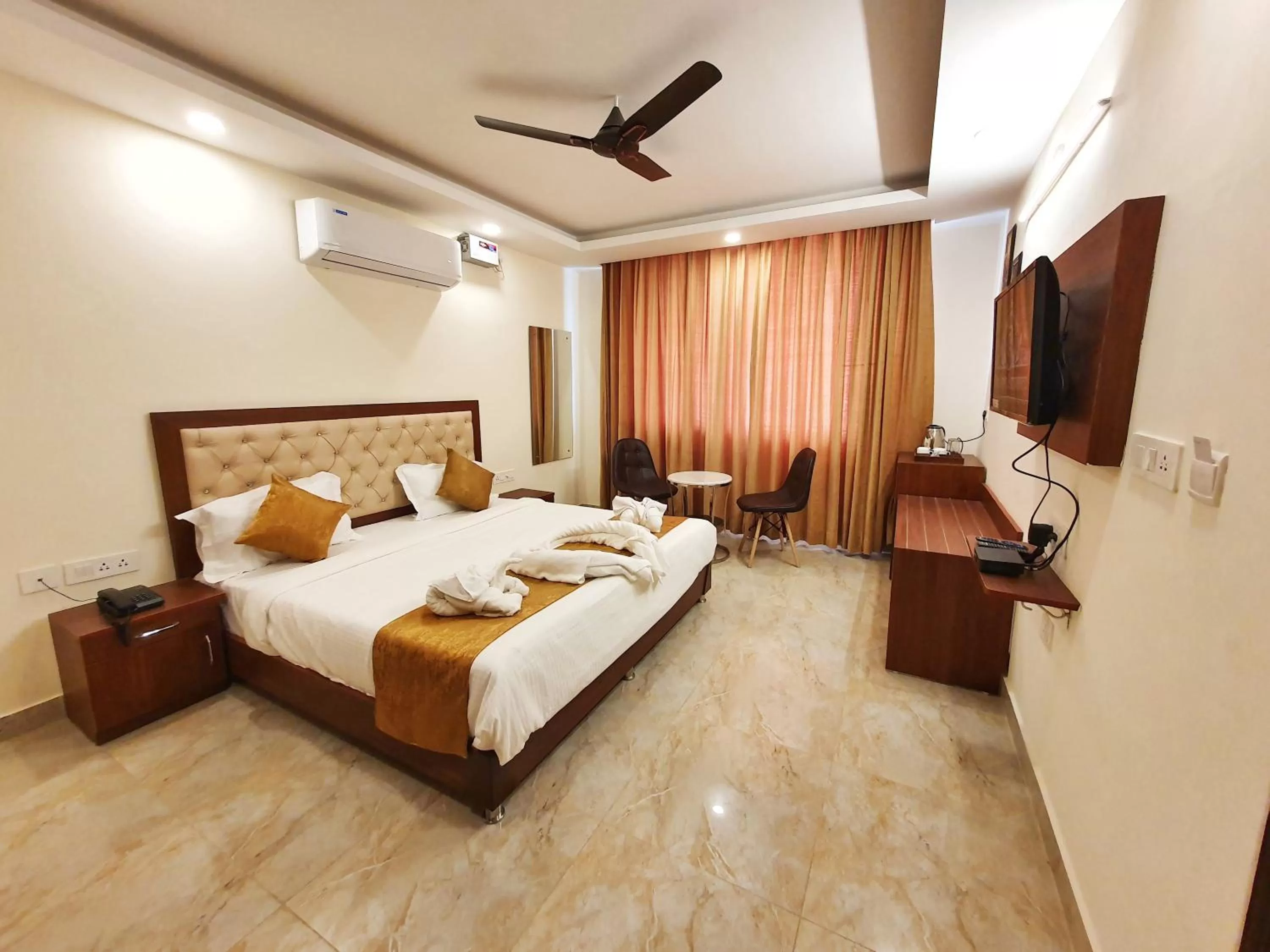 Photo of the whole room, Bed in The Park Residency