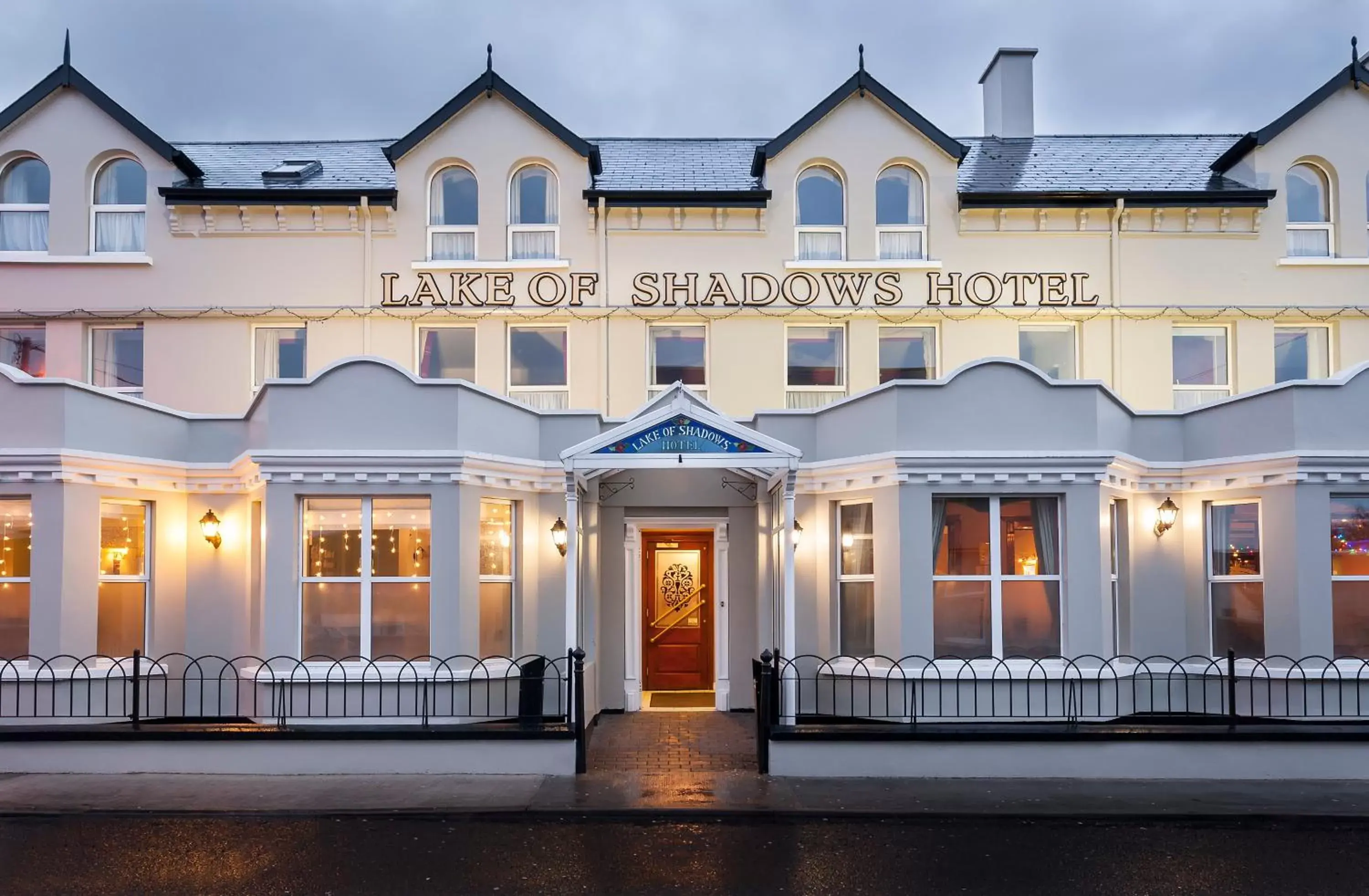 Facade/entrance in Lake of Shadows Hotel