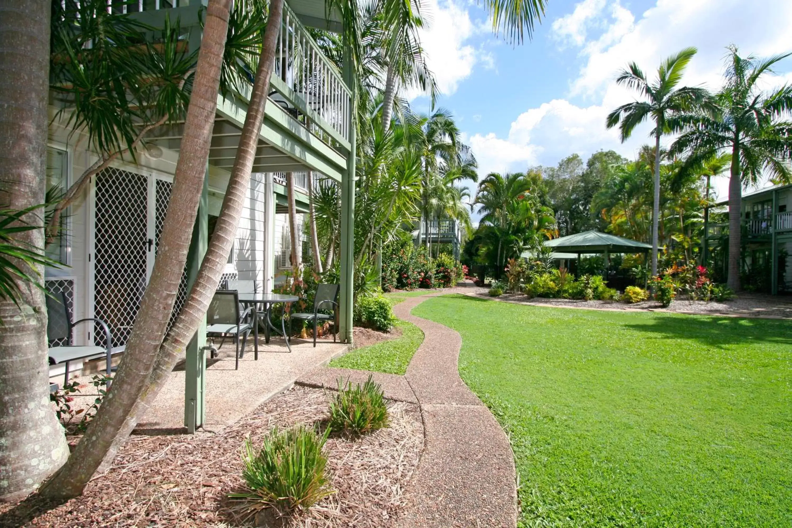 Day, Property Building in Coral Beach Noosa Resort