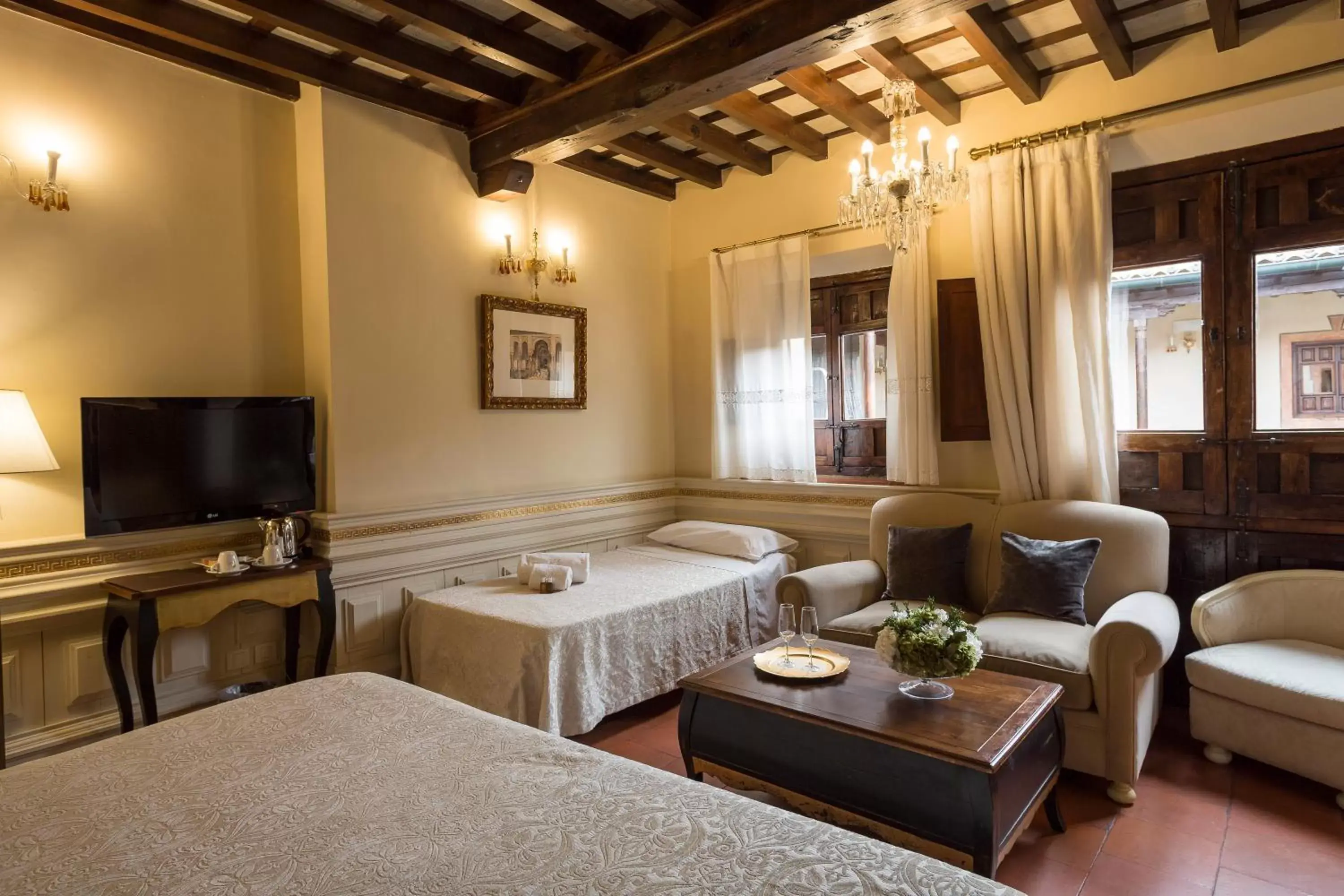 Bed, Seating Area in Hotel Casa 1800 Granada