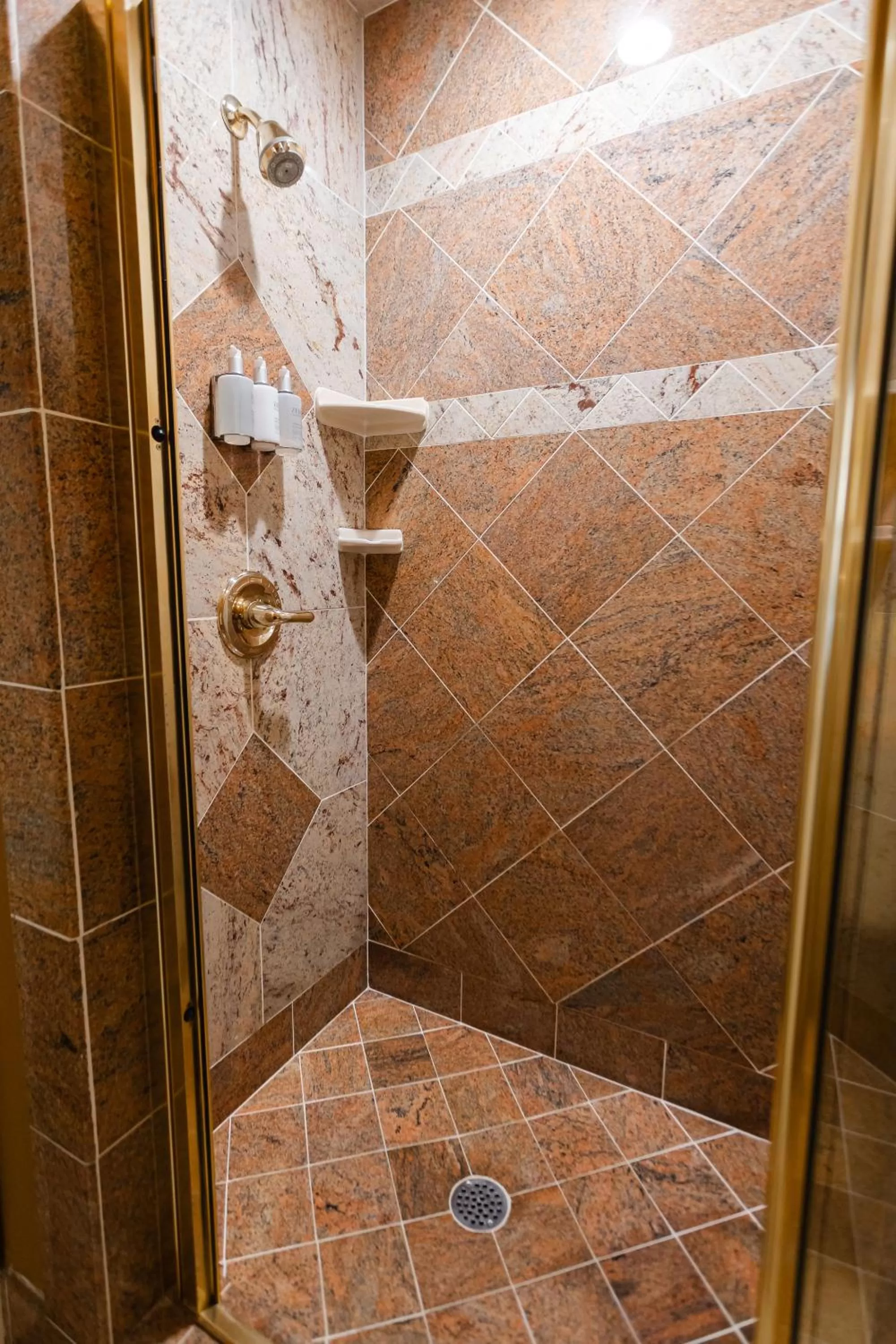 Bathroom in 1840s Carrollton Inn