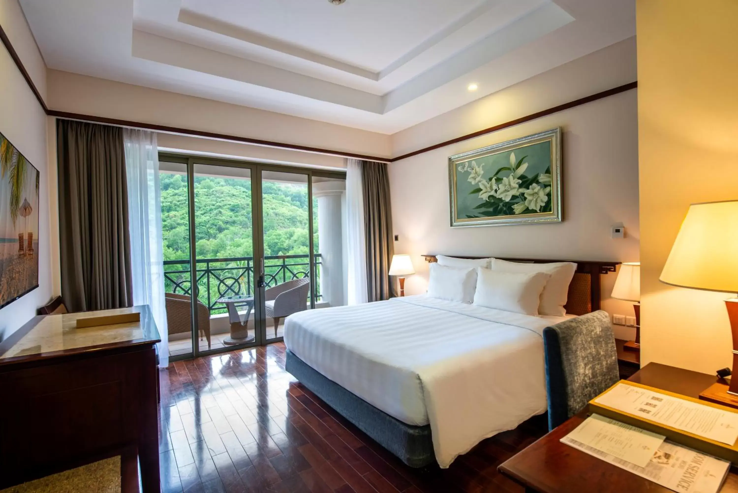 Bedroom, Bed in Vinpearl Resort Nha Trang