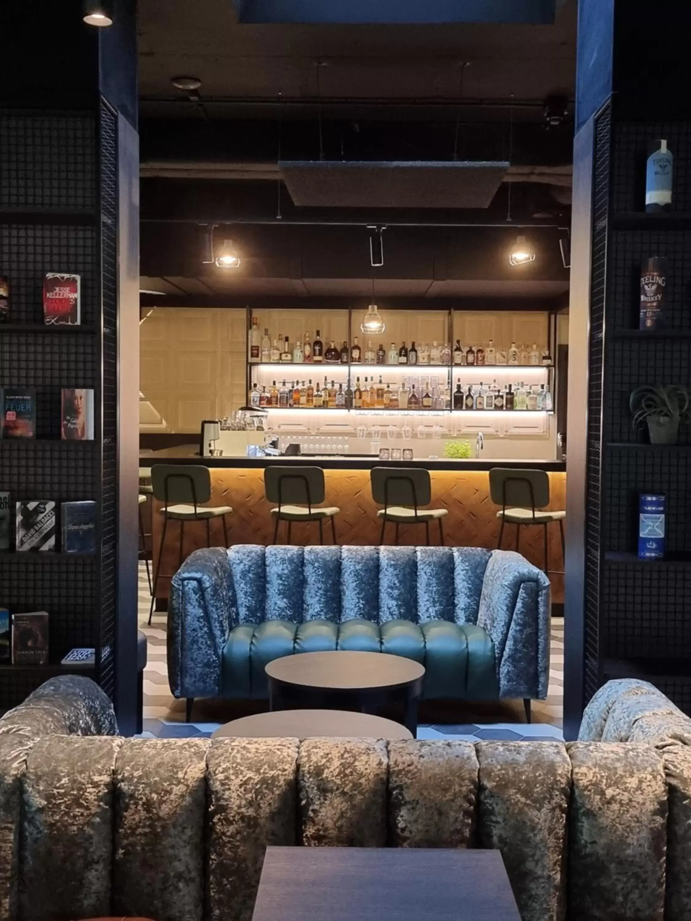 Restaurant/places to eat in FreshSuites & Bar Restaurant/places to eat in FreshSuites & Bar