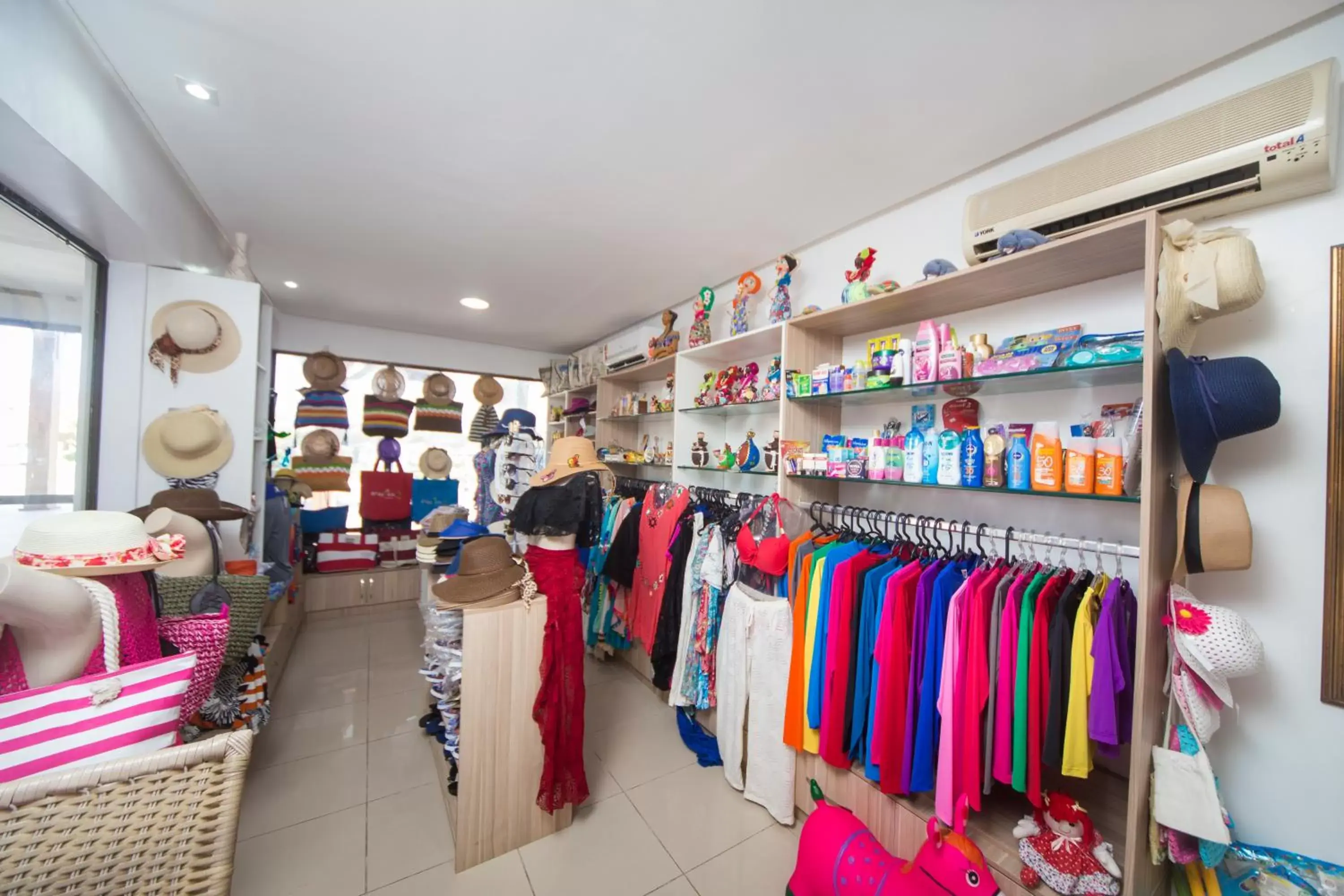On-site shops, Supermarket/Shops in Makai Resort All Inclusive Convention Aracaju
