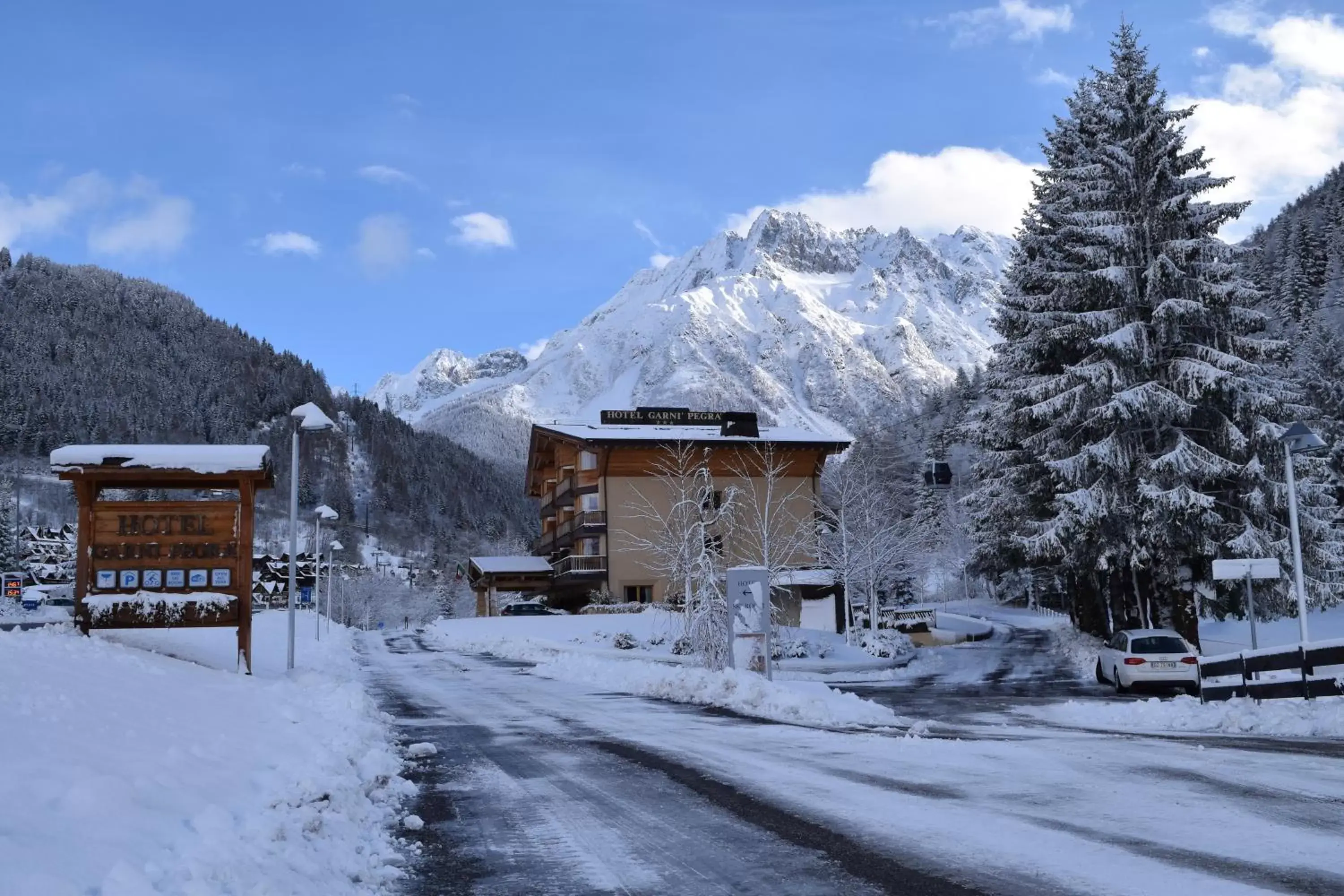 Property building, Winter in Hotel Garni Pegrà