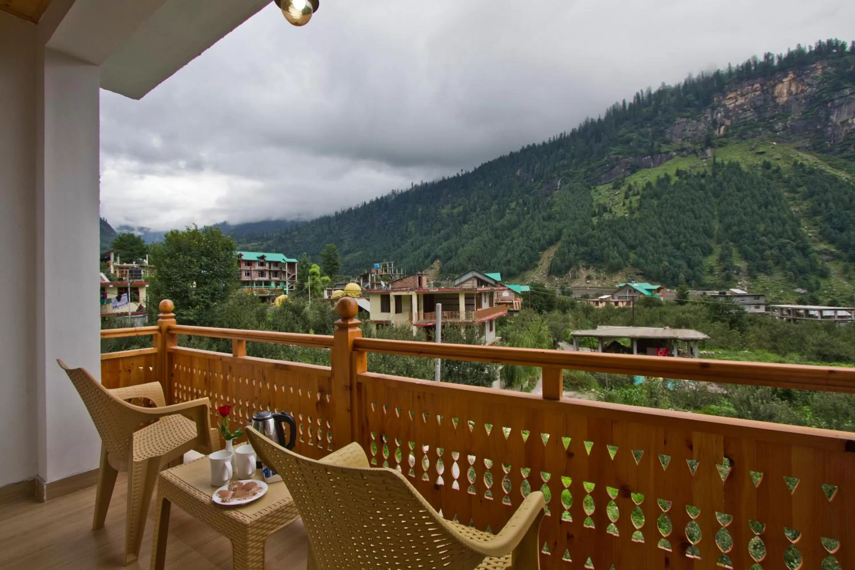 Evening entertainment in Kalista Resort