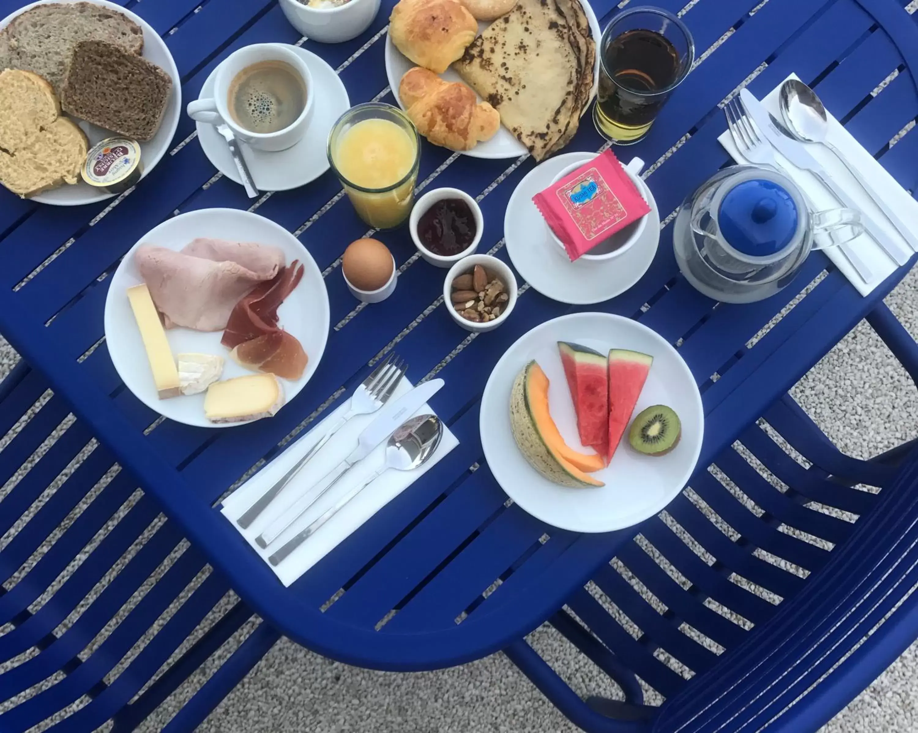 Buffet breakfast in Hôtel La Reine Jane