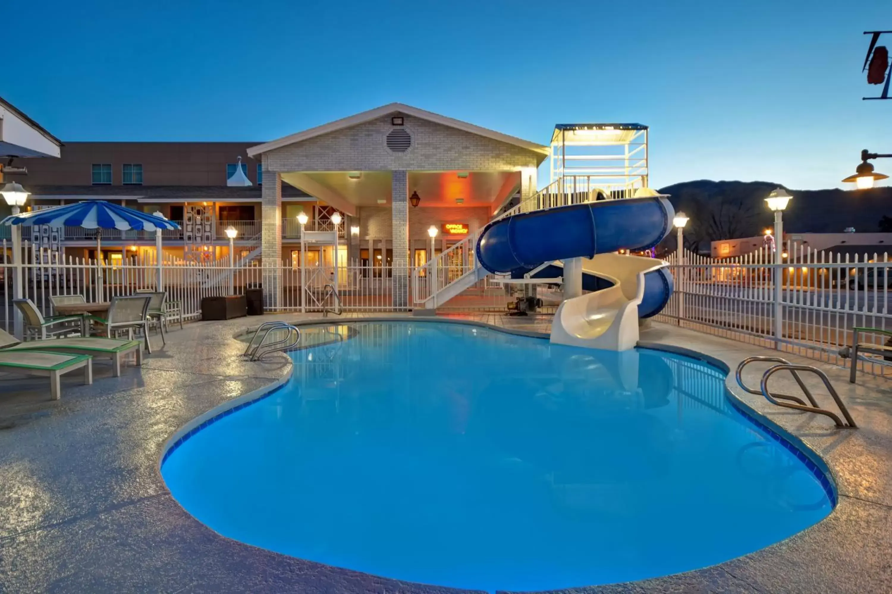 Swimming pool in Expedition Lodge Moab Arches National Park Swimming pool in Expedition Lodge Moab Arches National Park