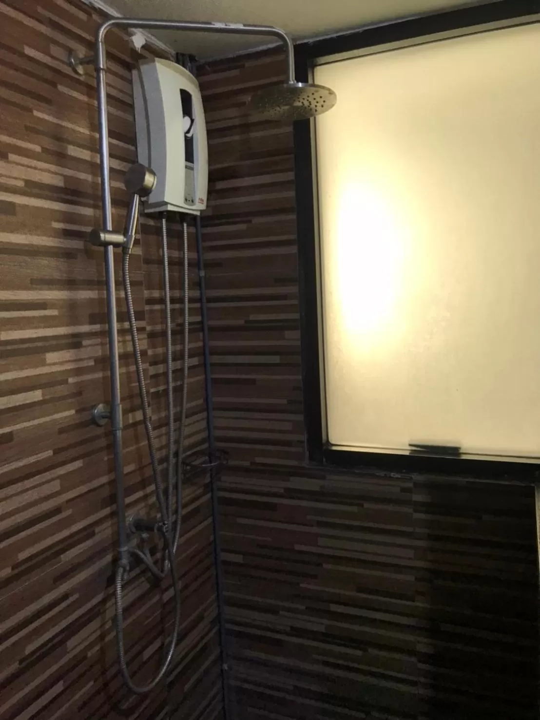 Rod Fai Fah Apartment