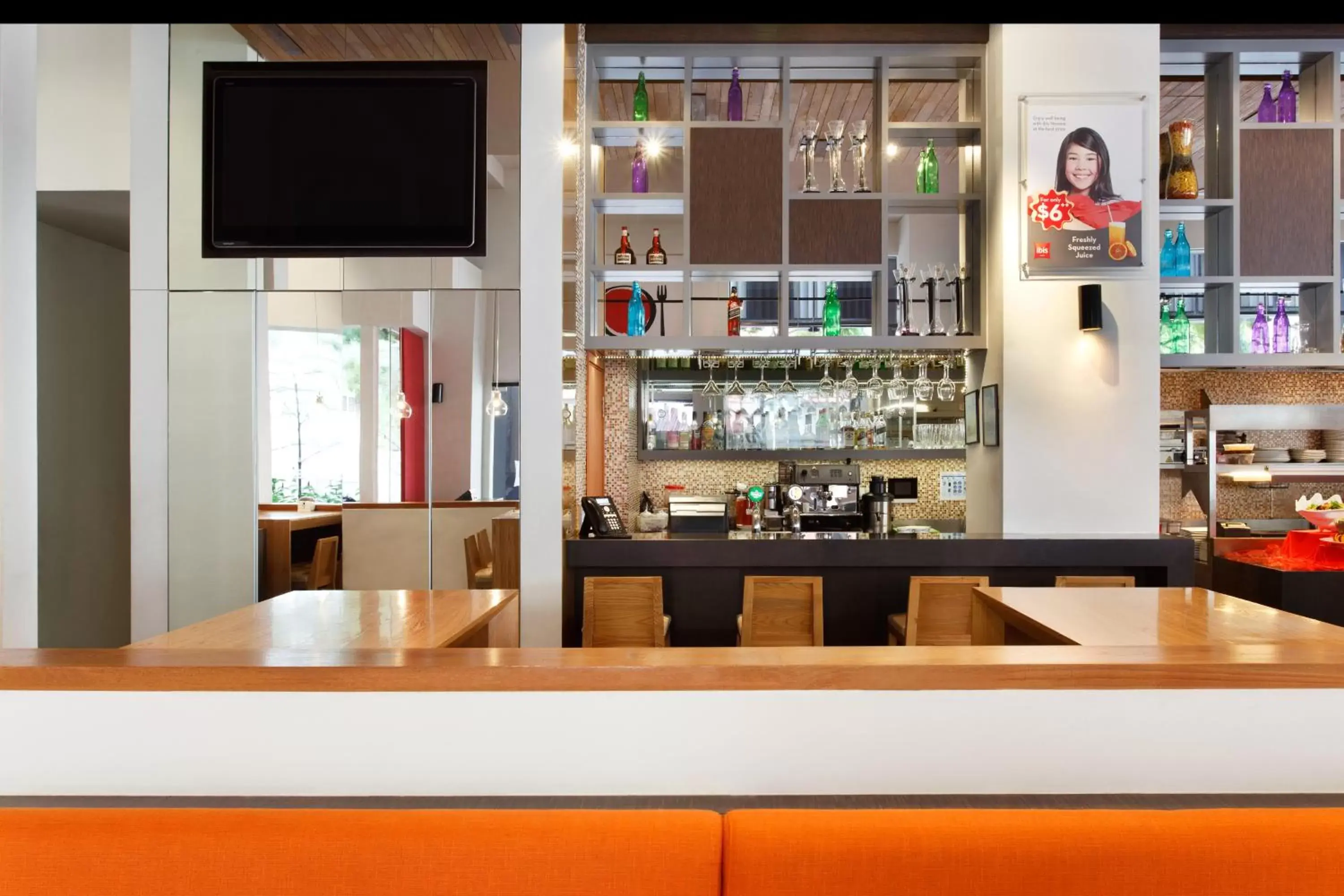 Restaurant/places to eat, Lounge/Bar in Ibis Singapore Novena