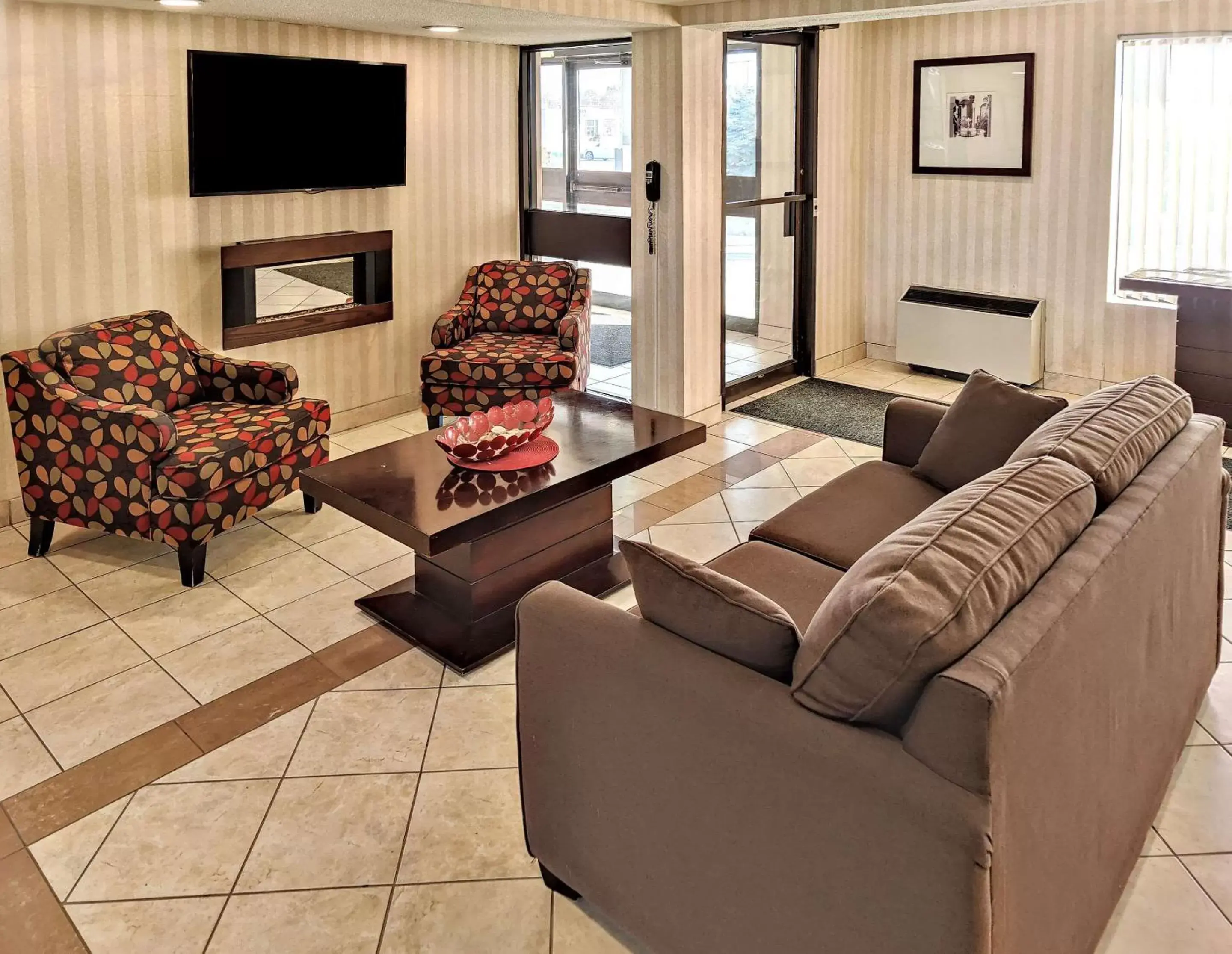 Lobby or reception, Seating Area in Quality Inn Peterborough