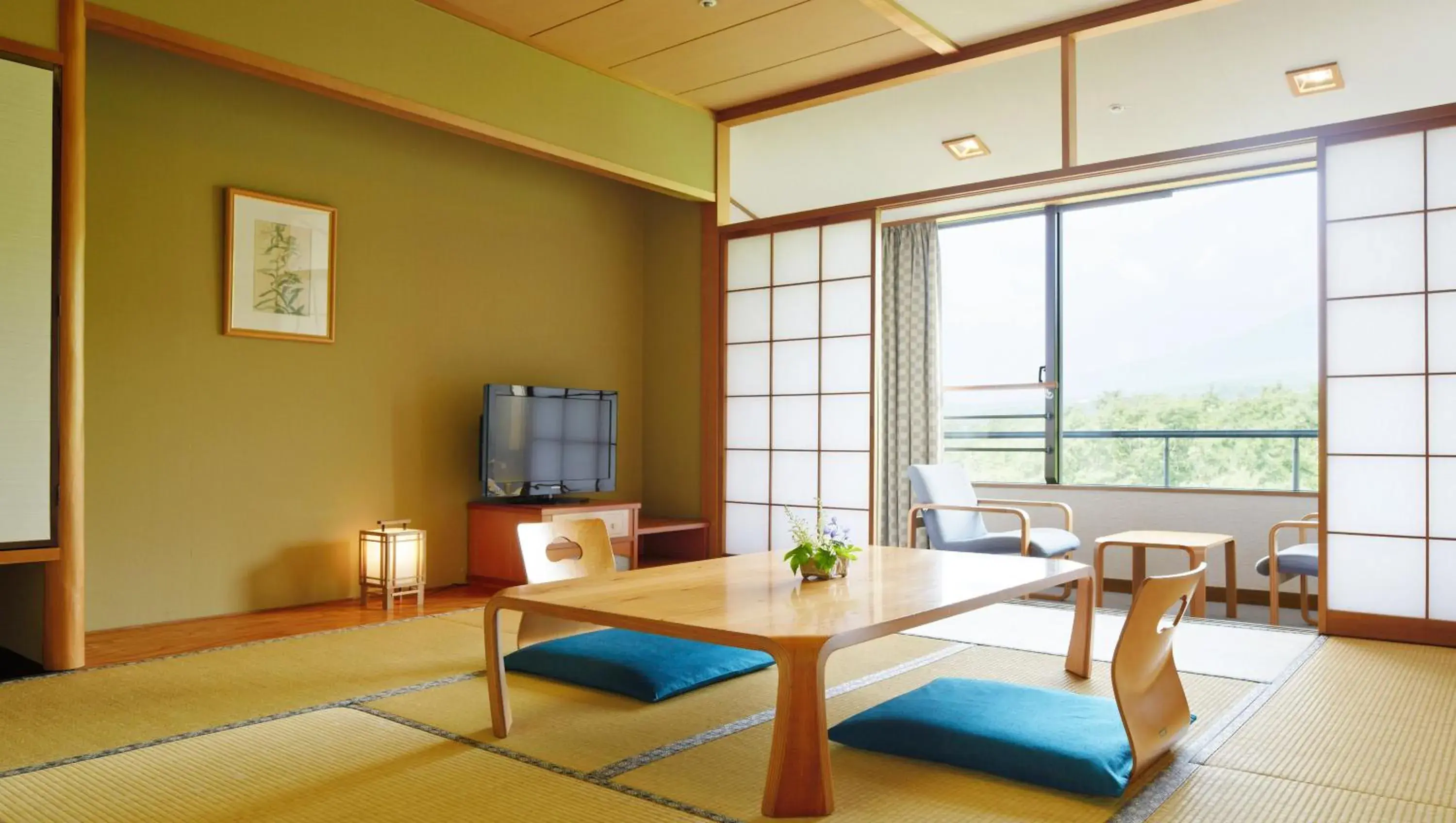 Photo of the whole room, Seating Area in Hotel Laforet Nasu