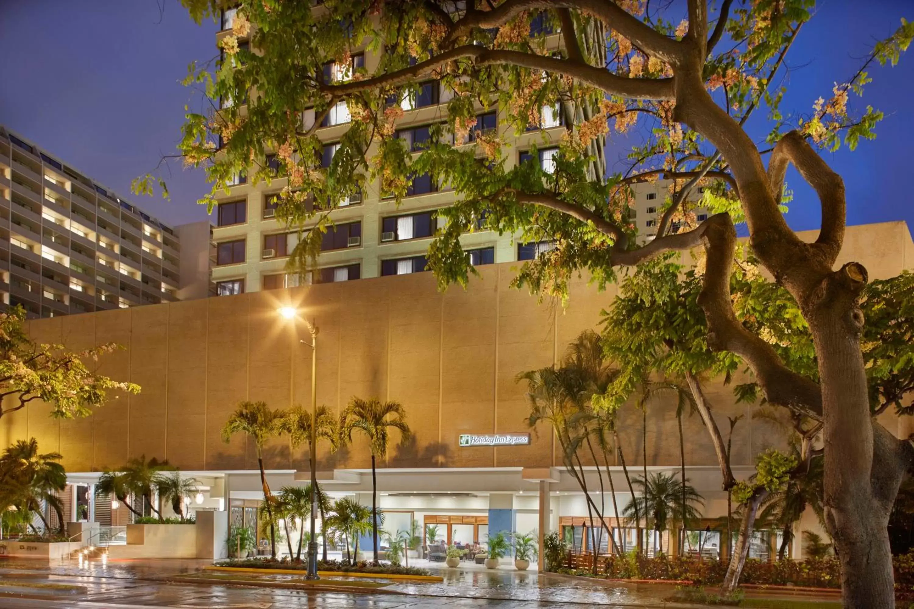 Property Building in Holiday Inn Express Waikiki, an IHG Hotel