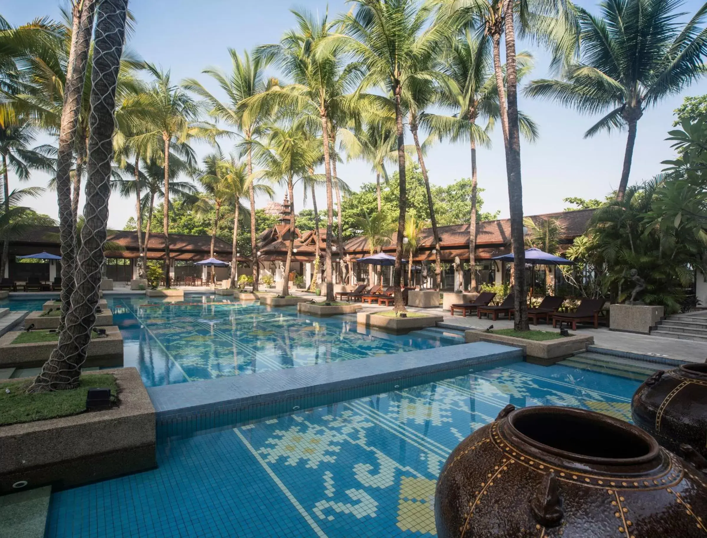 Garden, Swimming Pool in Chatrium Hotel Royal Lake Yangon