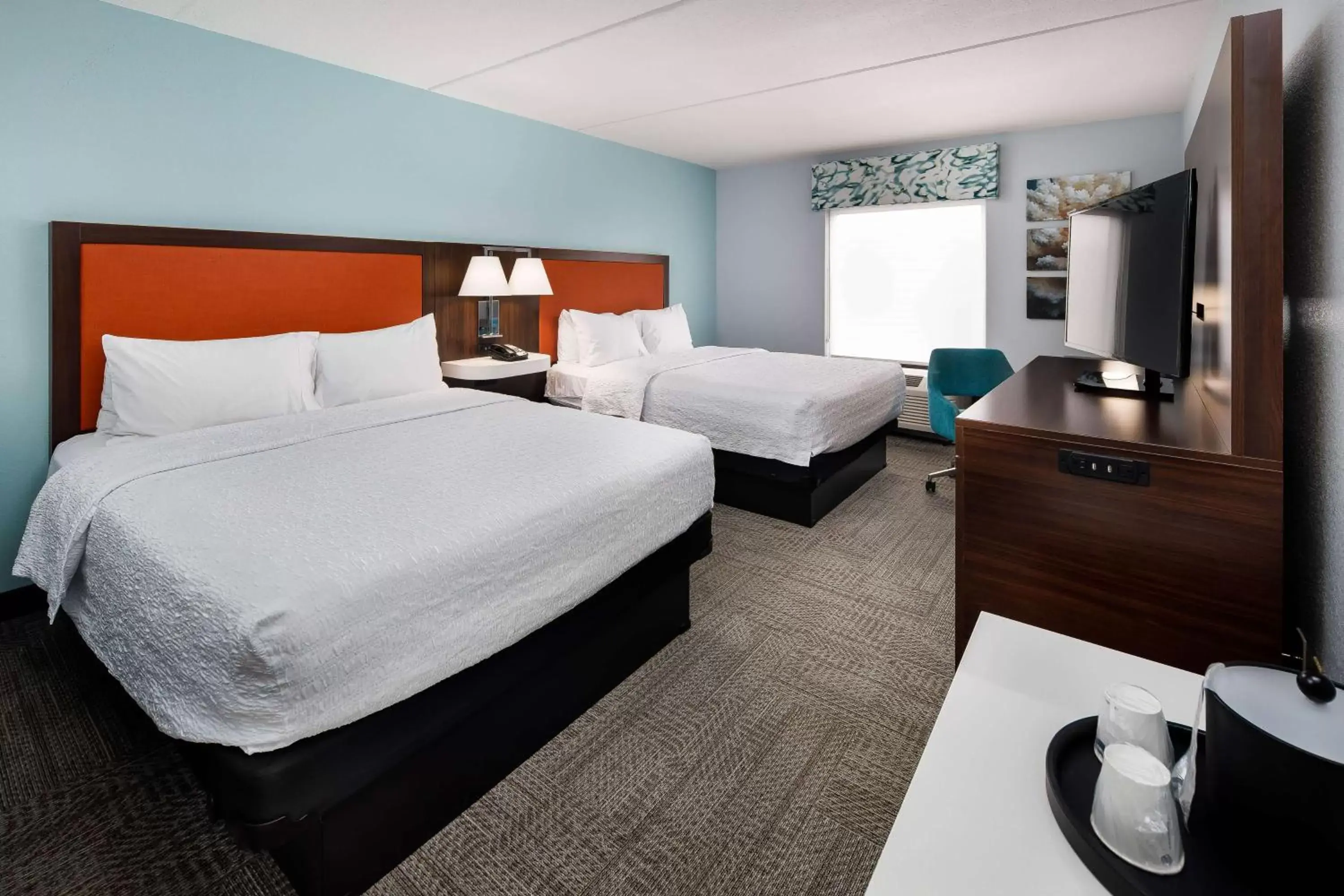 Bed in Hampton Inn & Suites Navarre