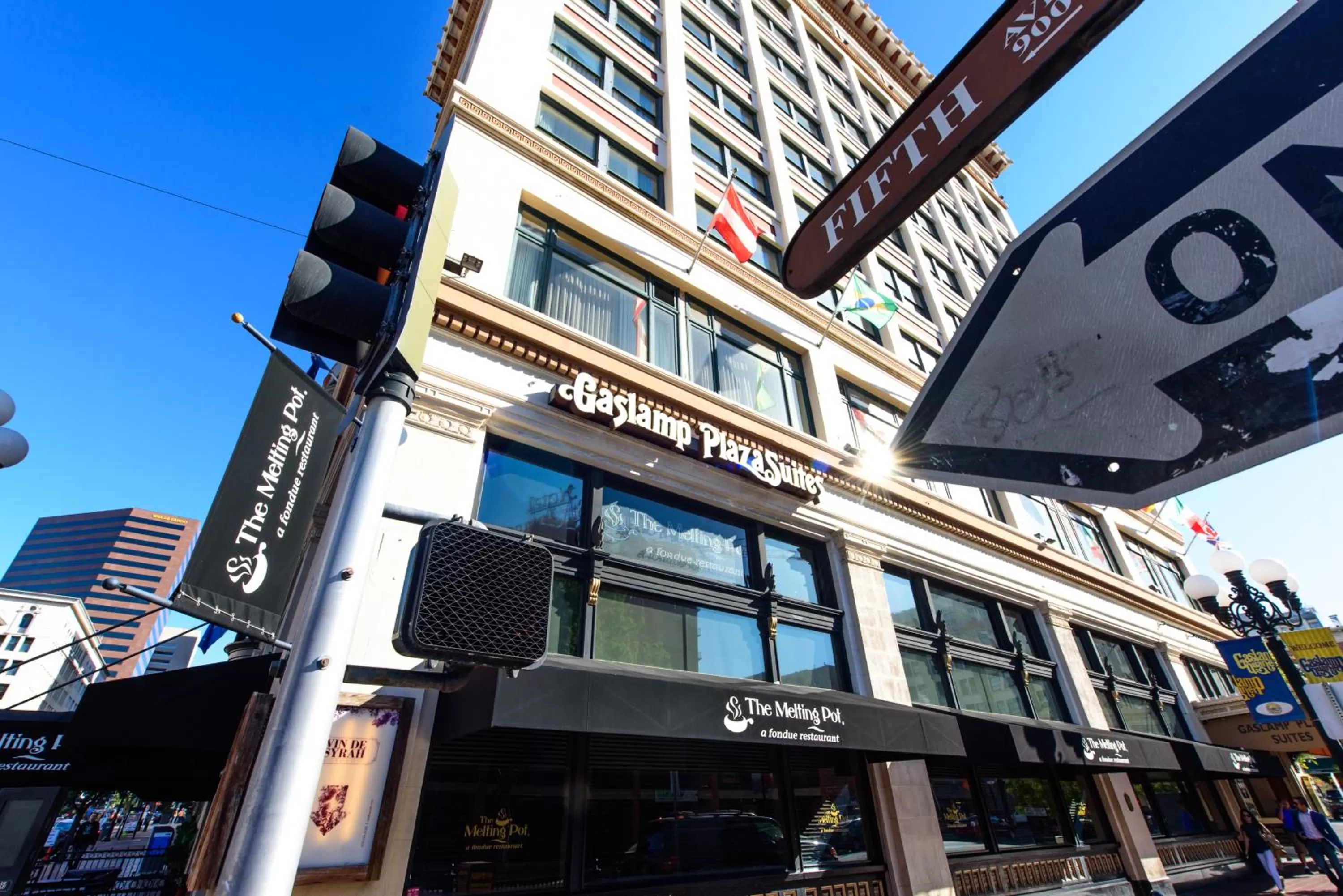 Property building in Gaslamp Plaza Suites