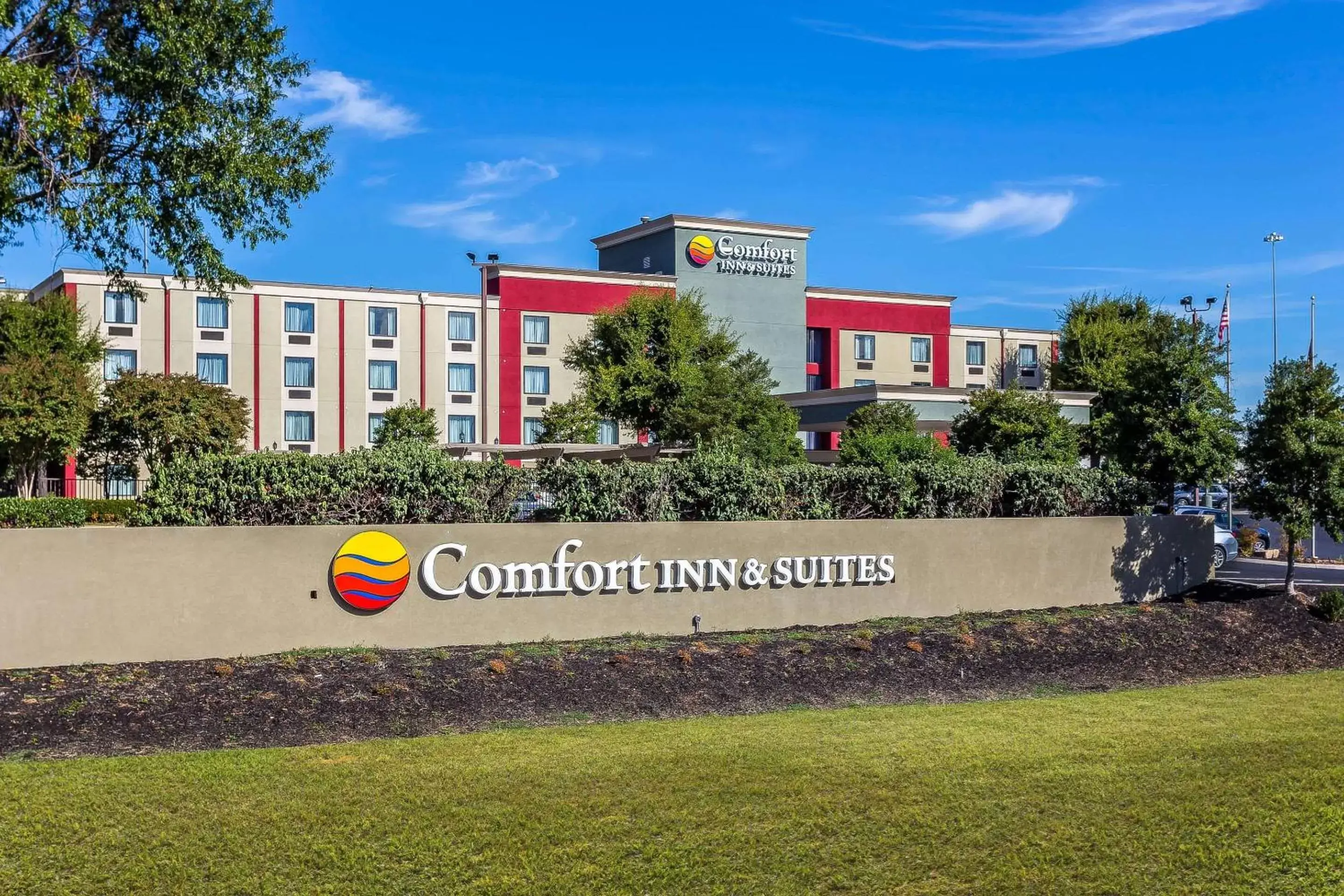 Property building in Comfort Inn & Suites Knoxville West