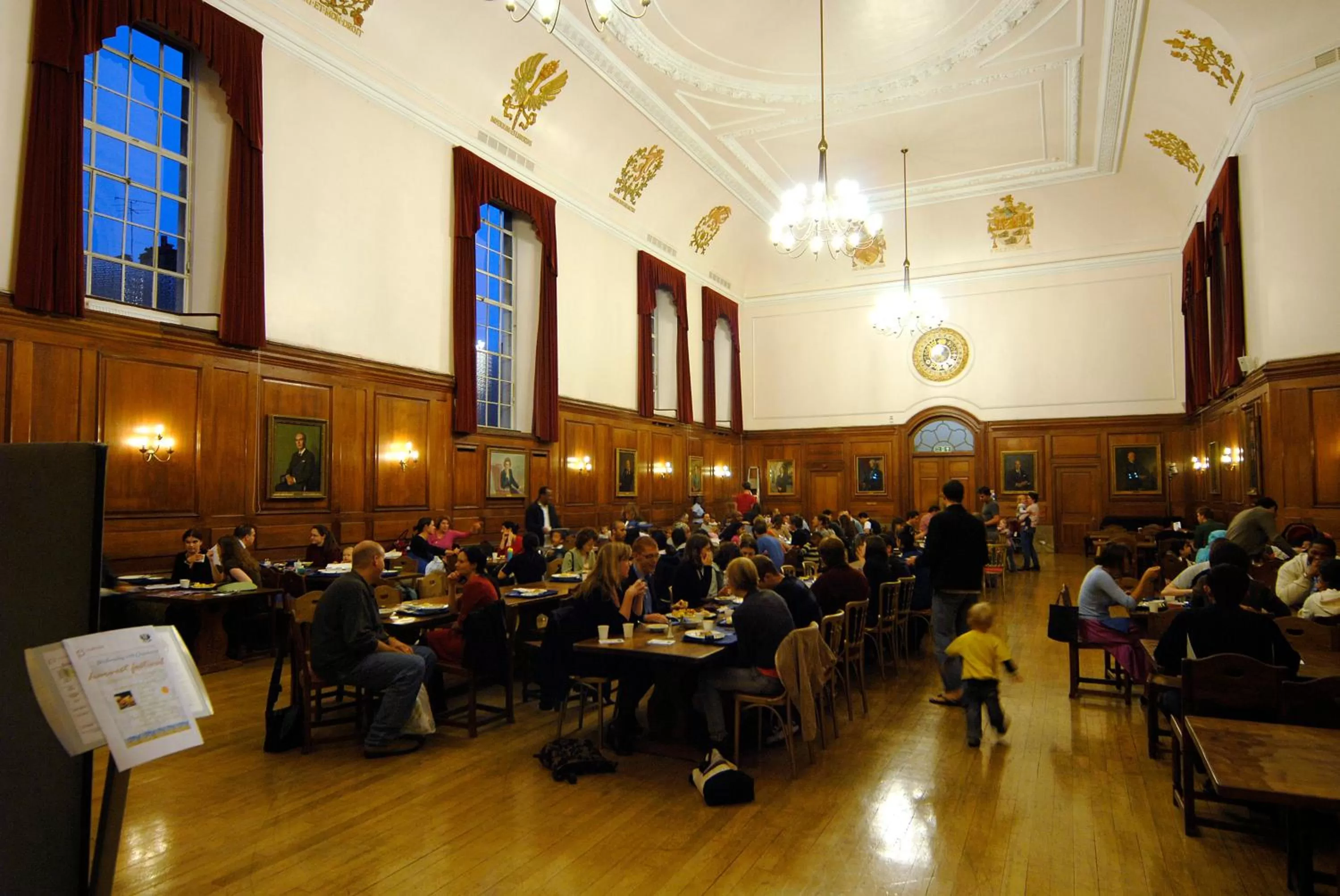 Restaurant/places to eat in The Goodenough Hotel London