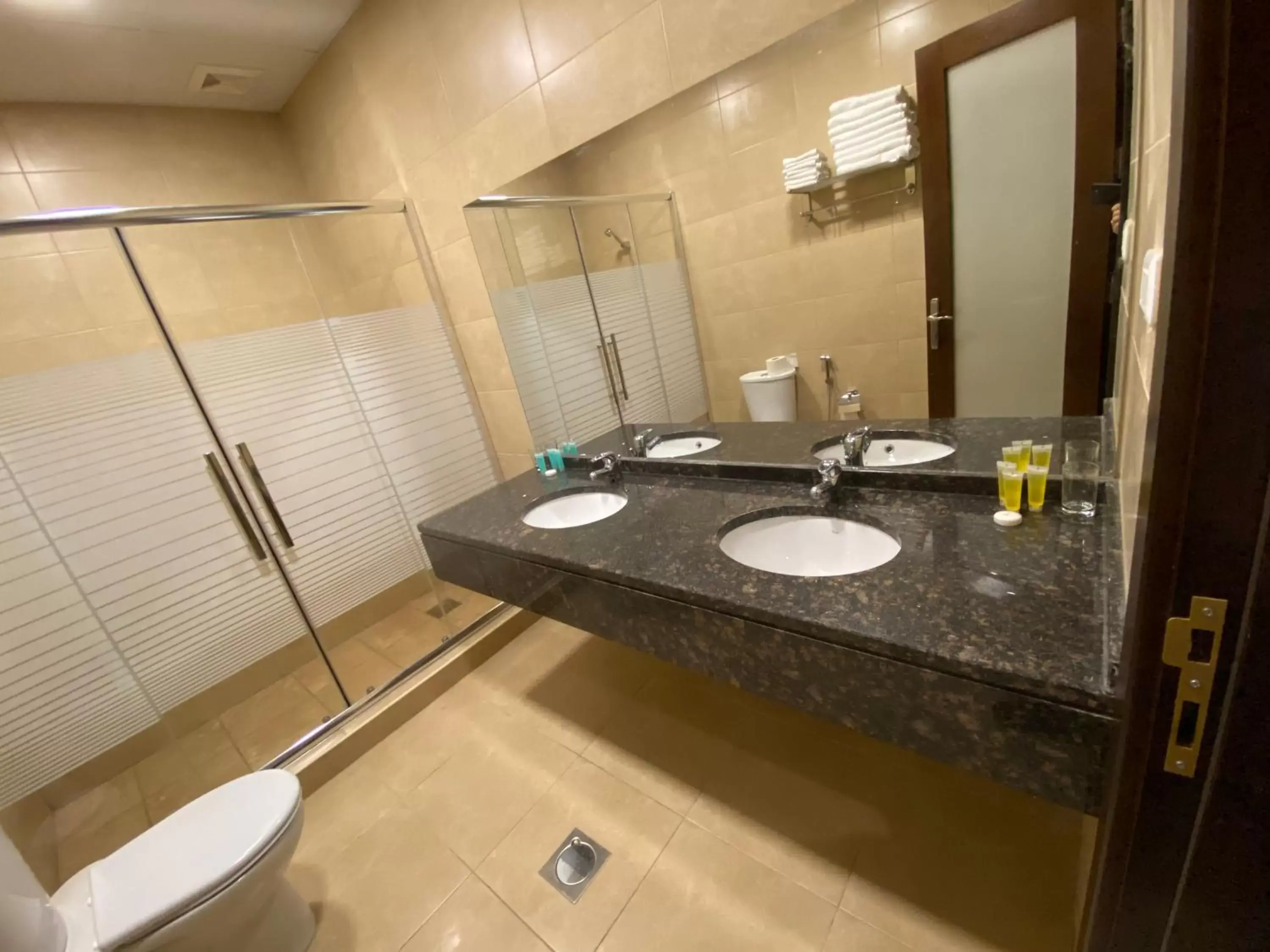 Bathroom in Mosaic City Hotel