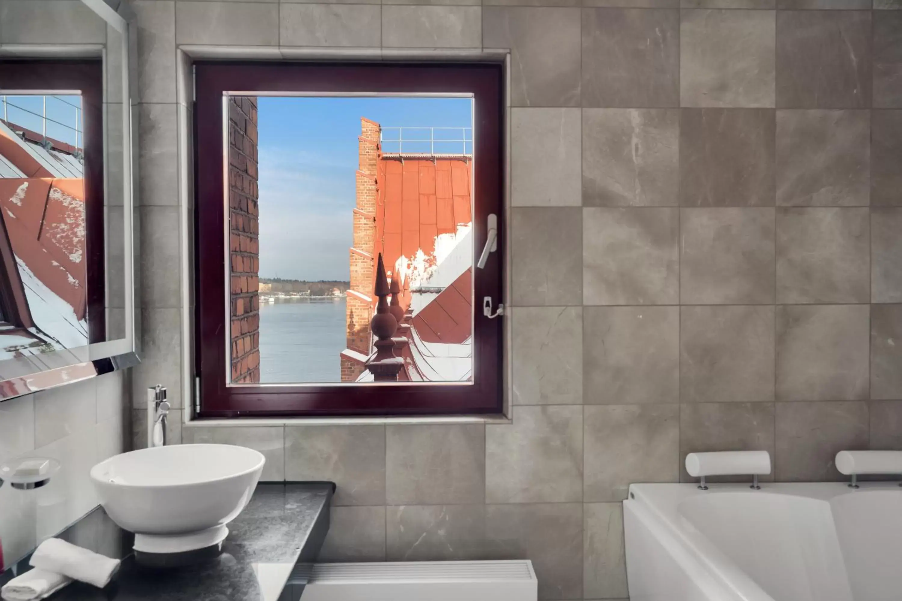 Toilet, Bathroom in Elite Hotel Marina Tower