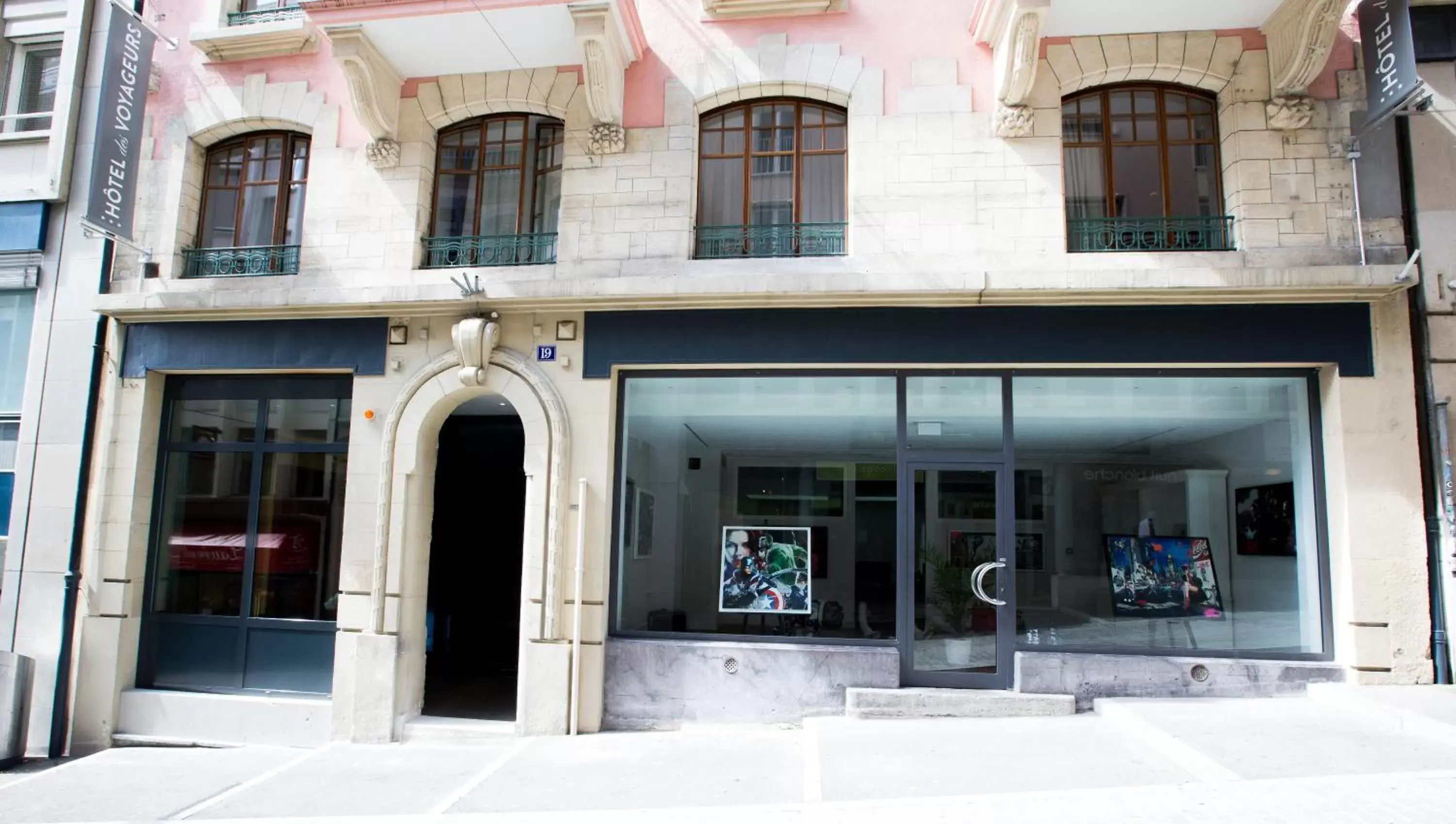 Facade/entrance, Property Building in Hôtel des Voyageurs Boutique