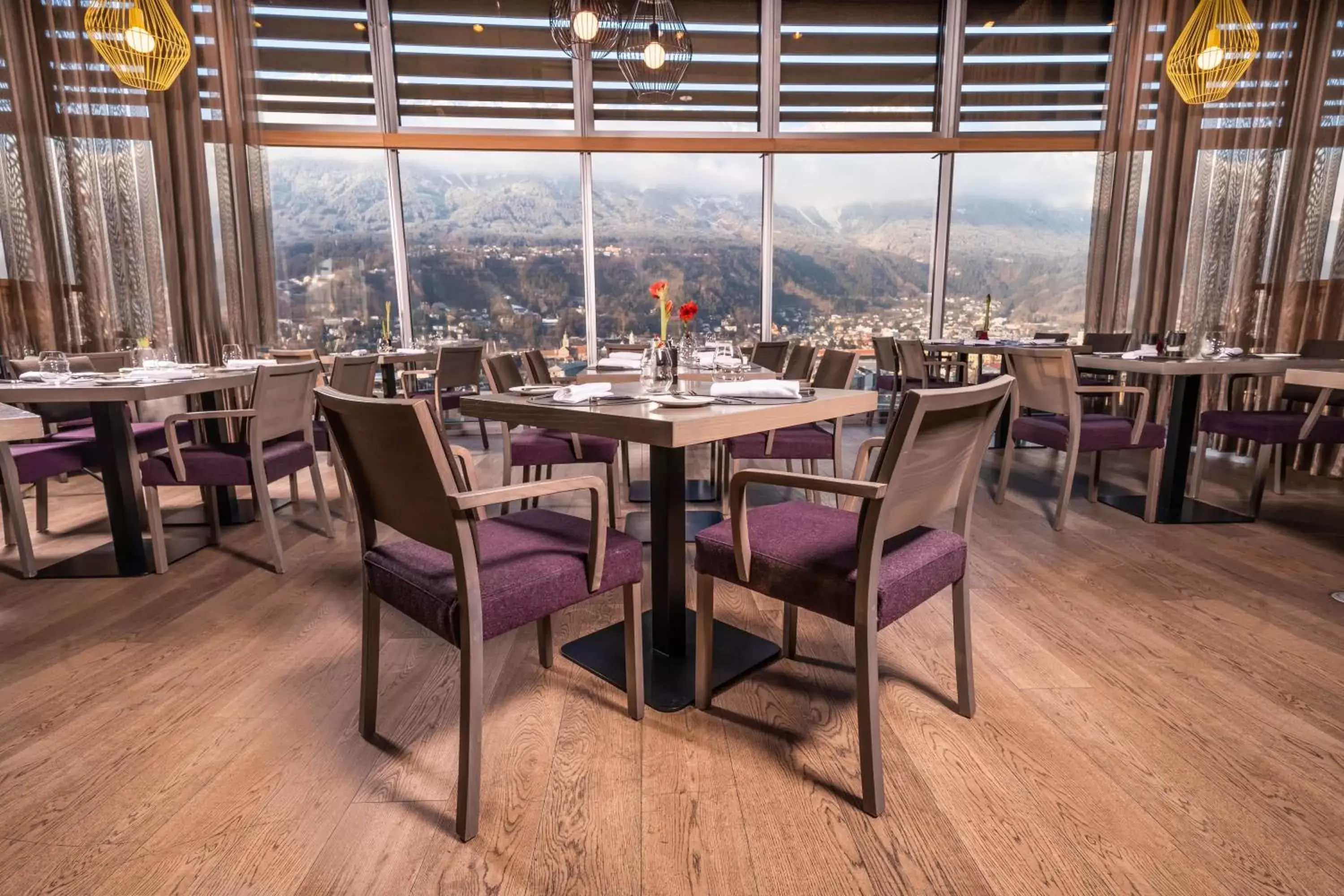 Restaurant/Places to Eat in aDLERS Hotel Innsbruck