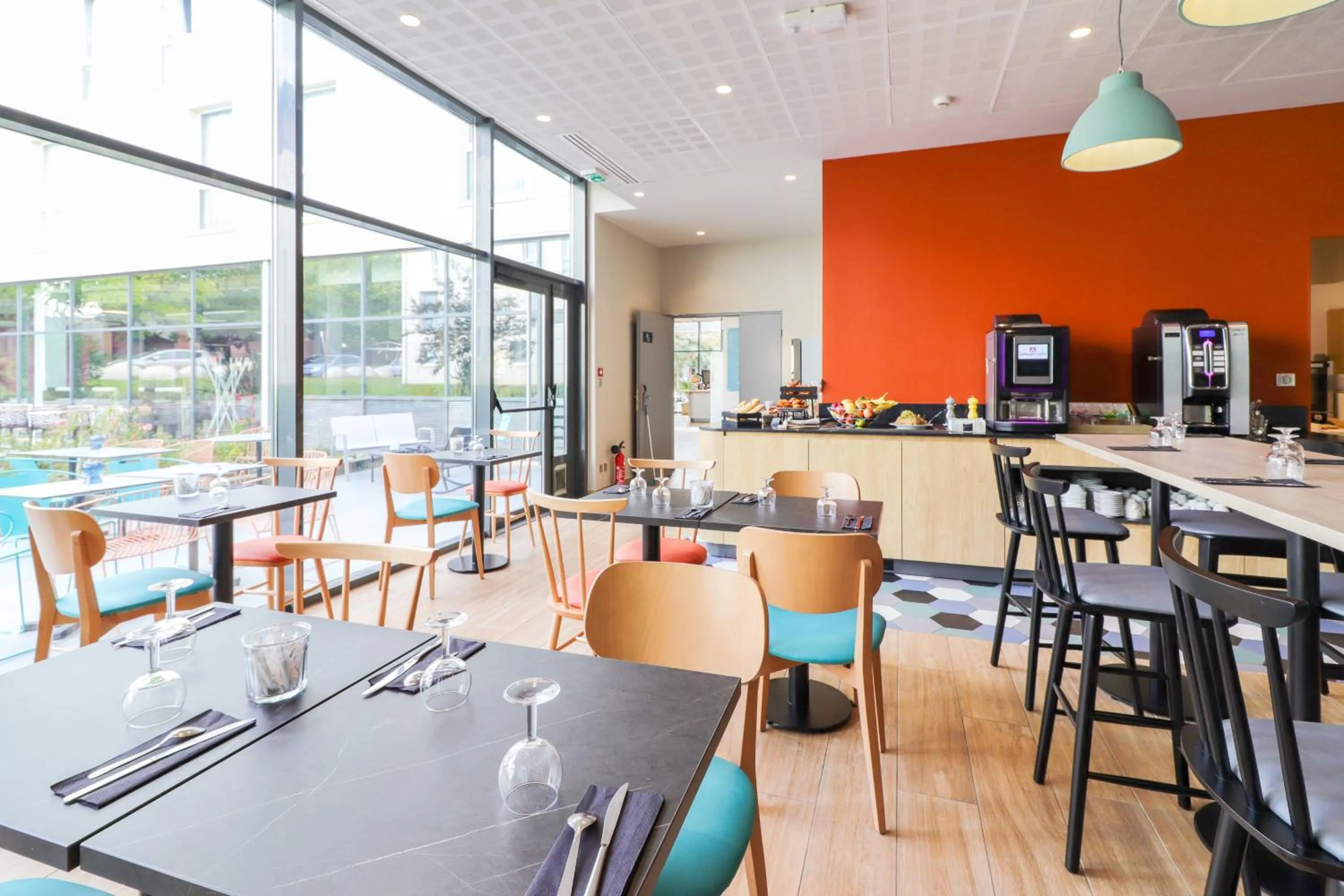 Restaurant/places to eat in Appart'City Confort Toulouse Diagora Labège