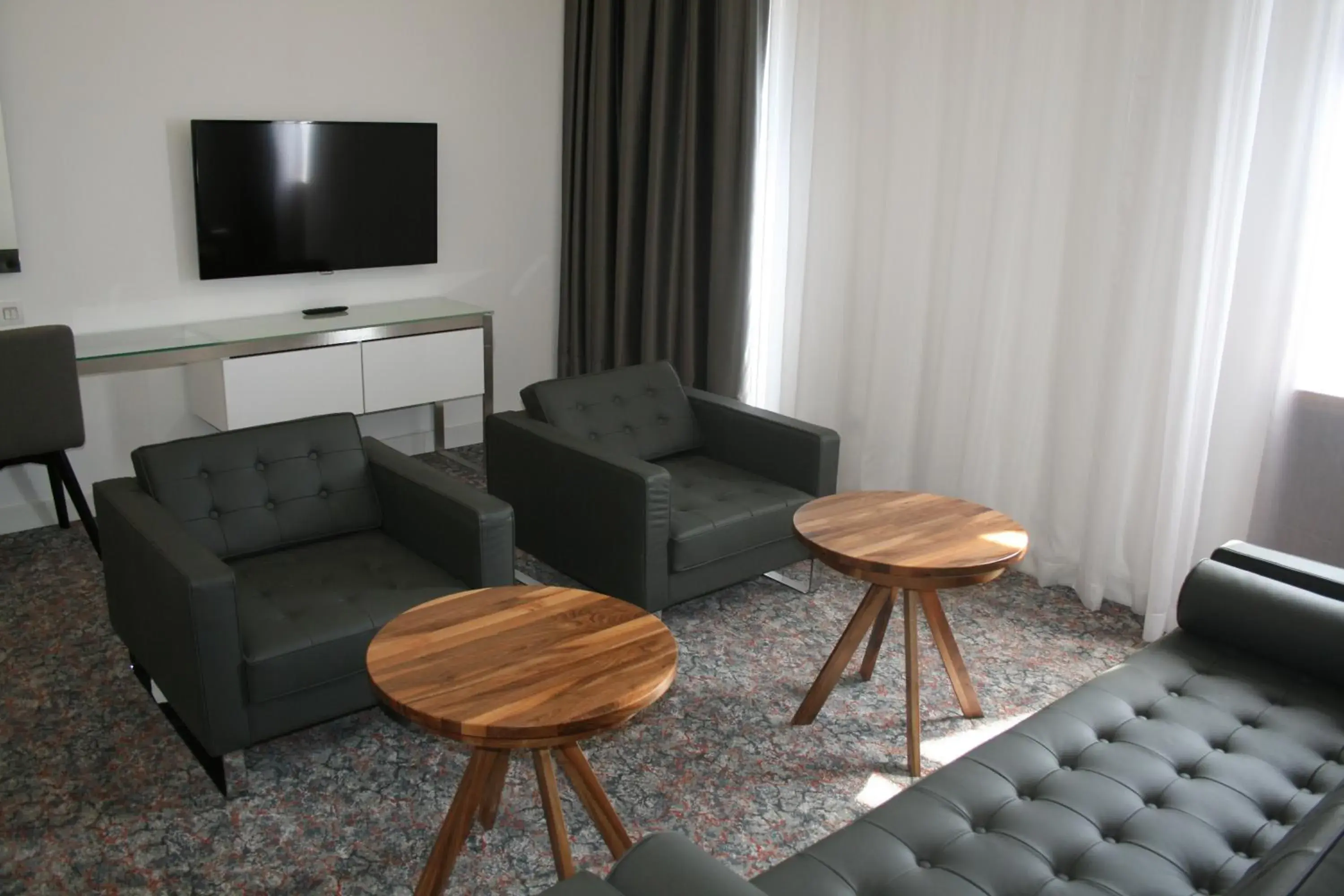 TV/Entertainment Center in Hotel Austria & Bosna