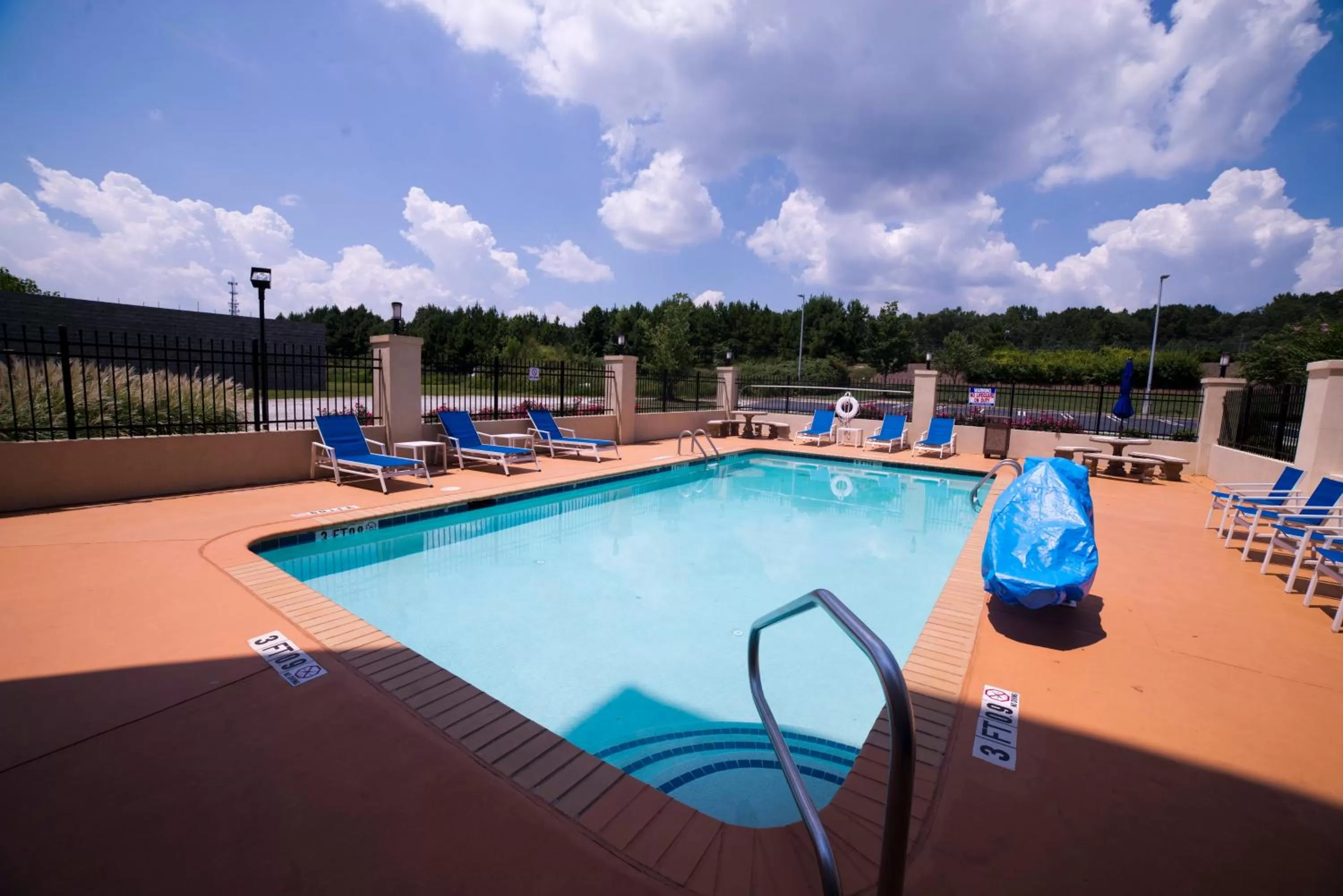 Swimming pool in Holiday Inn Express Hotel & Suites Atlanta East - Lithonia by IHG