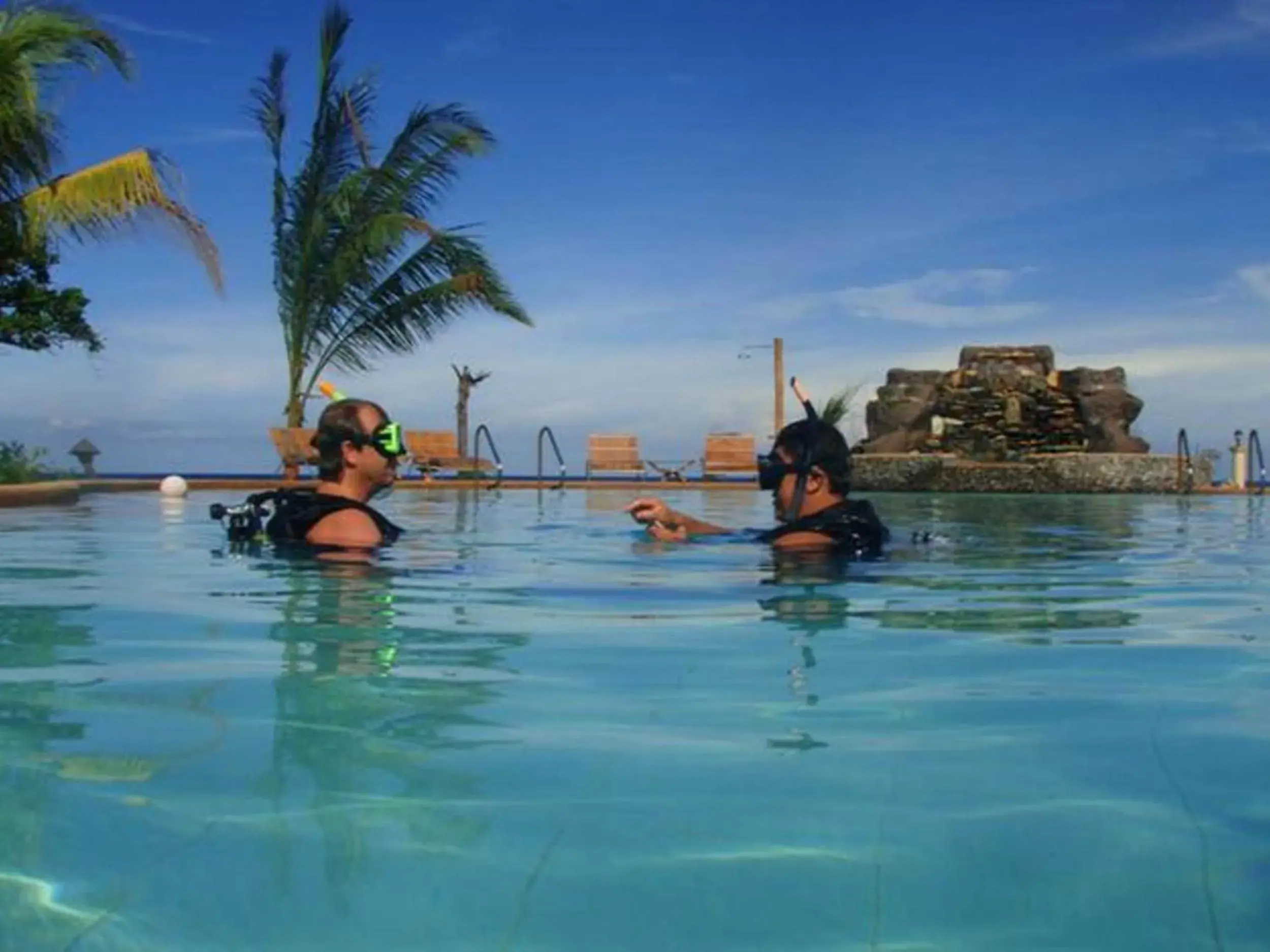 Diving, Swimming Pool in Thalatta Resort