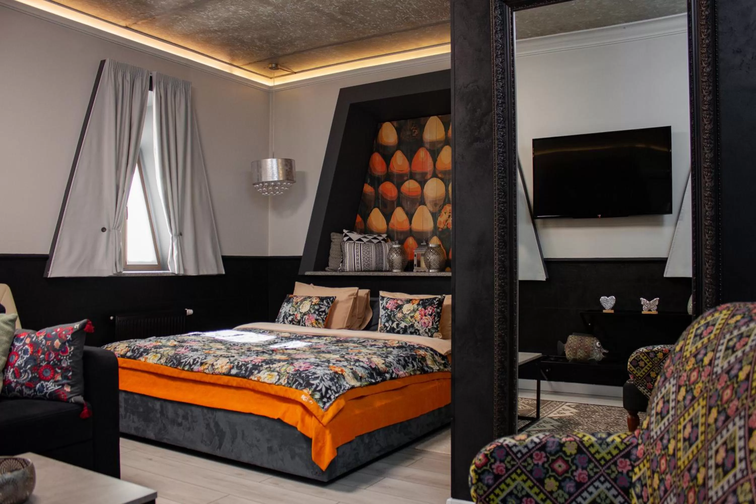 TV and multimedia, Bed in MaNNa Boutique Hotel