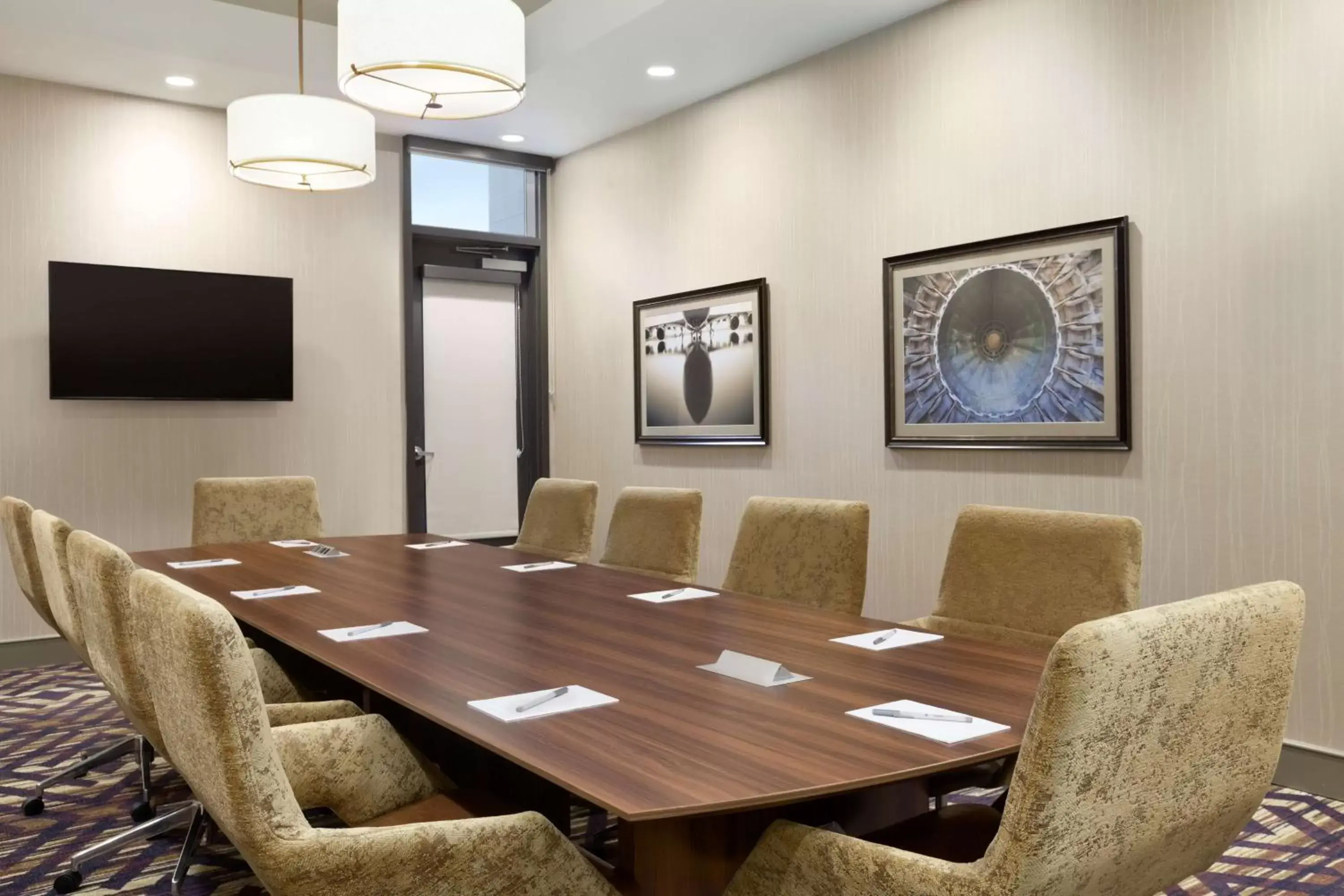 Meeting/conference room in Hampton Inn & Suites Seattle/Renton, Wa