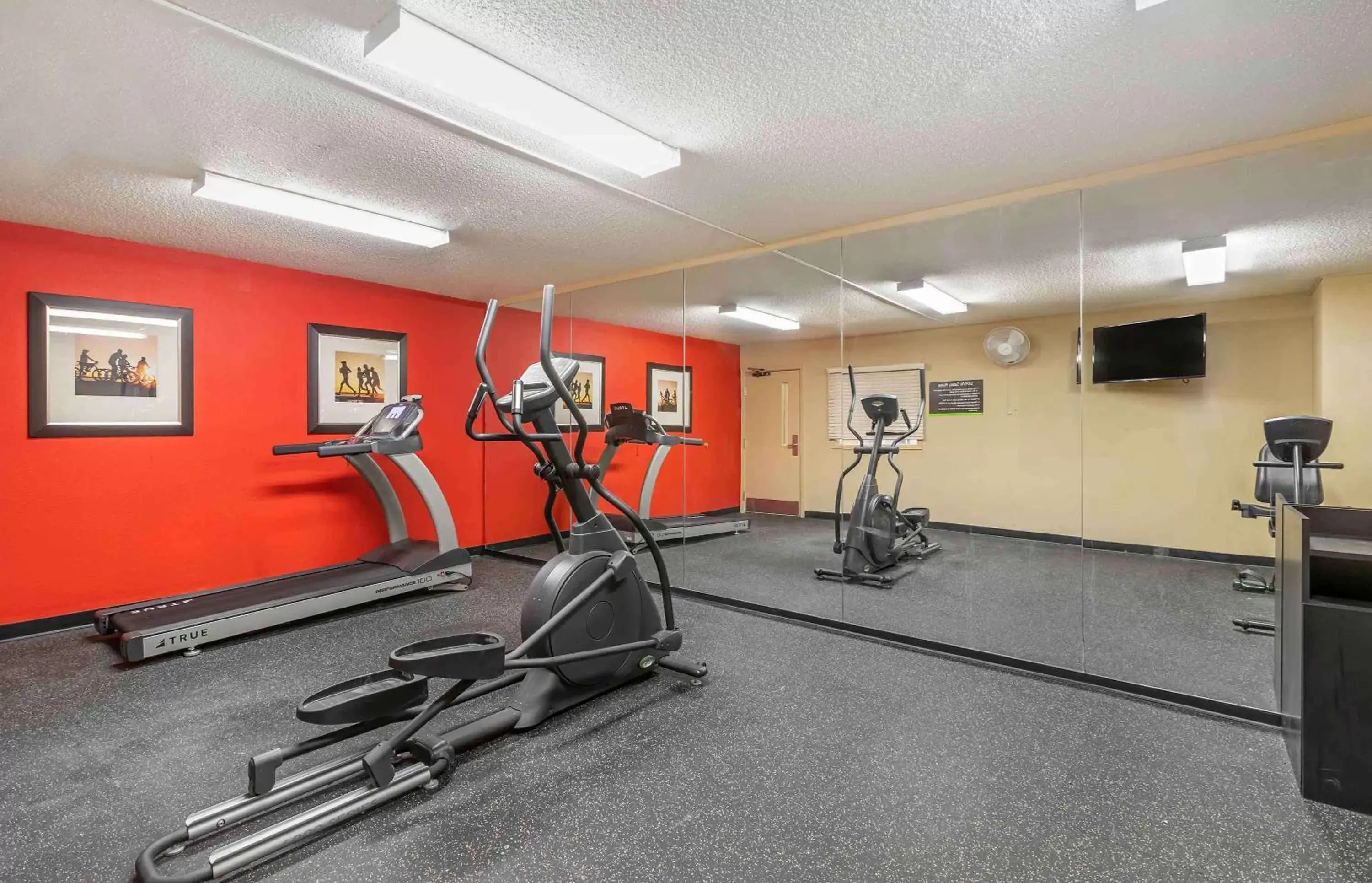 Fitness centre/facilities, Fitness Center/Facilities in Extended Stay America Suites - Des Moines - West Des Moines