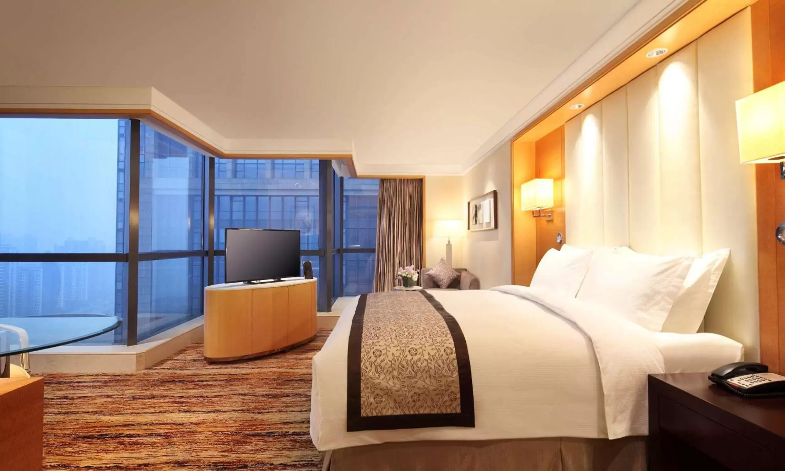 Bed in DoubleTree by Hilton Wuhu