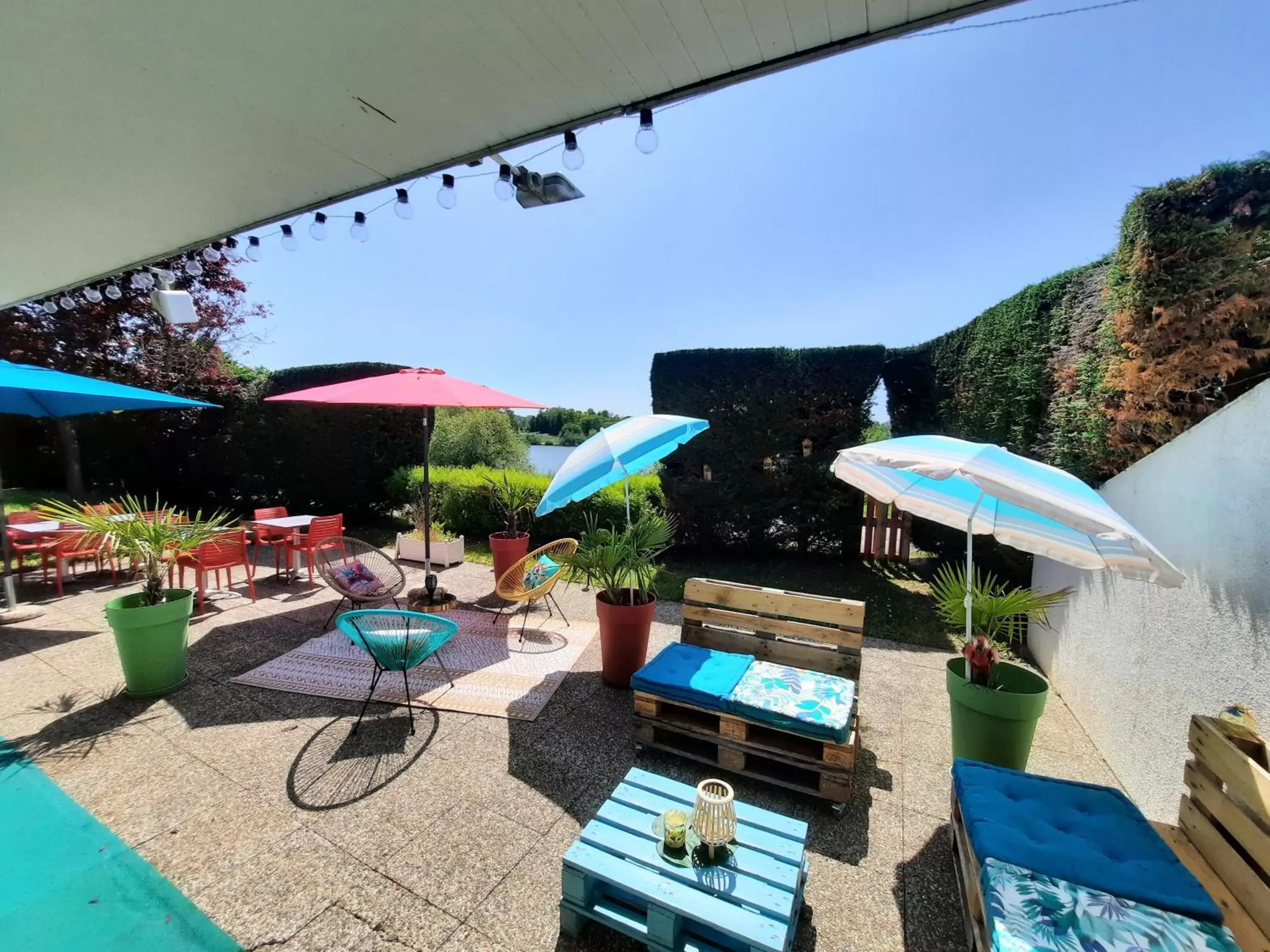 Patio in Campanile Metz Est Technopole - Restaurant Patio in Campanile Metz Est Technopole - Restaurant