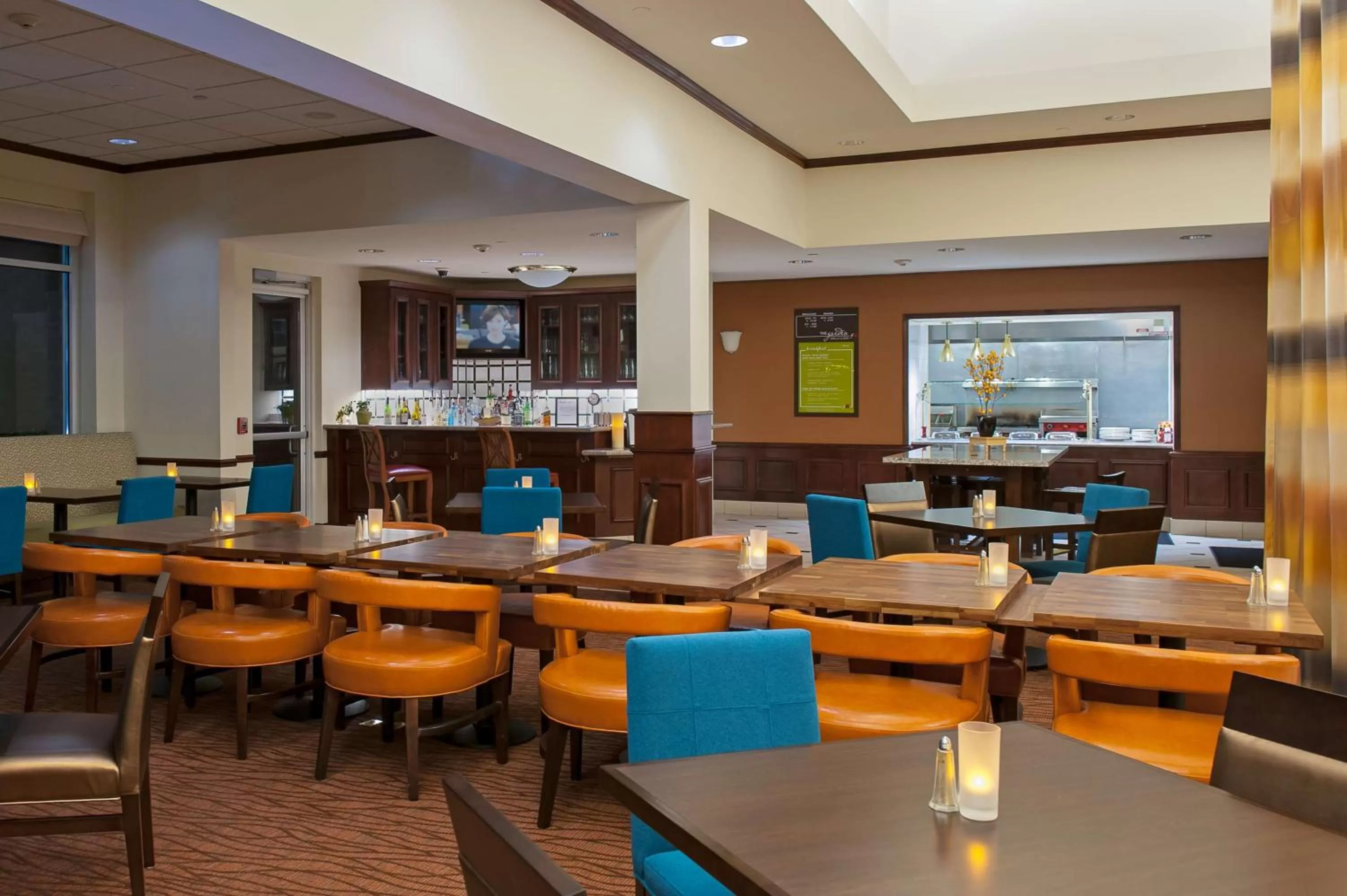 Restaurant/places to eat in Hilton Garden Inn St. Paul Oakdale