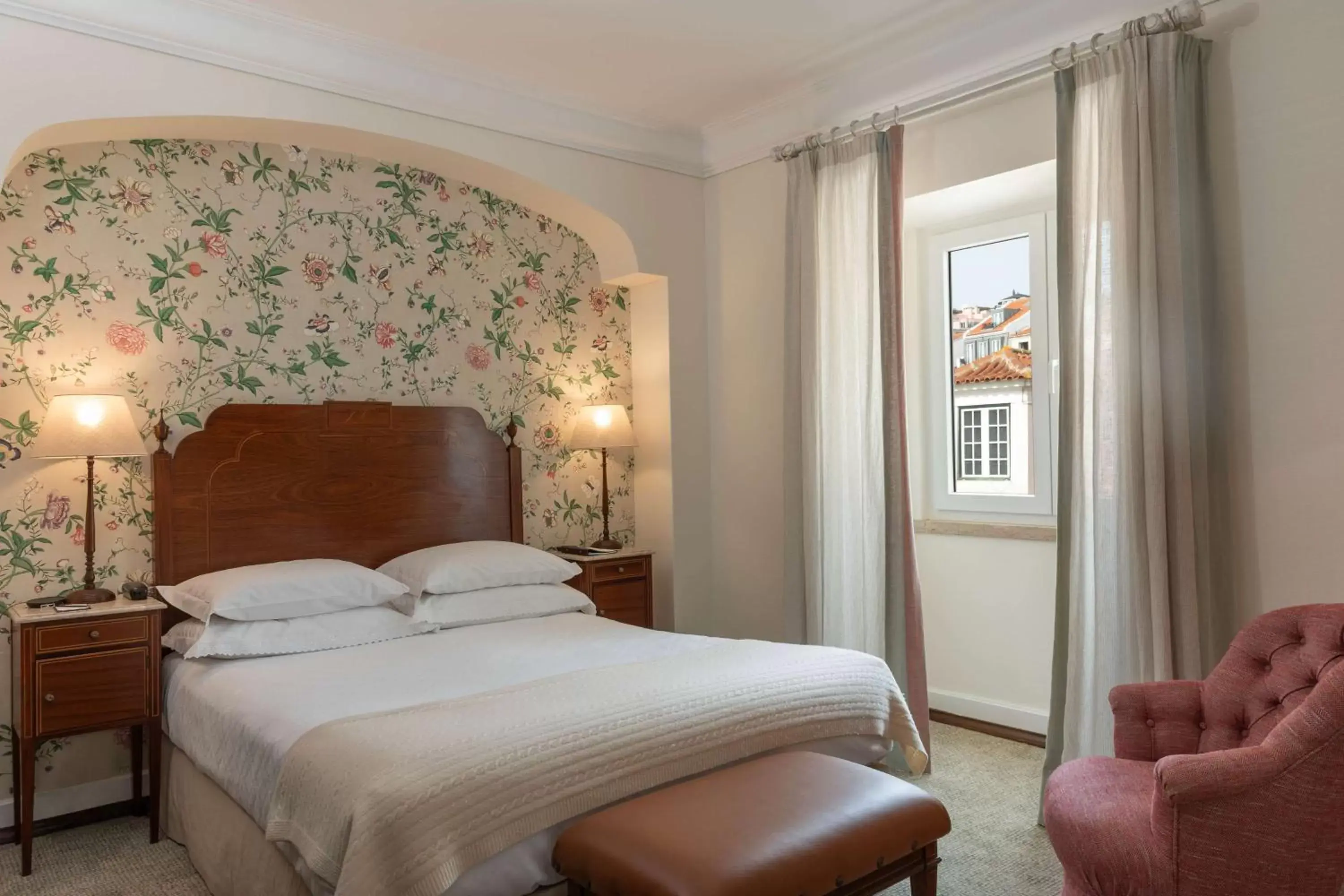 Bedroom, Bed in As Janelas Verdes Inn - Lisbon Heritage Collection - Riverside