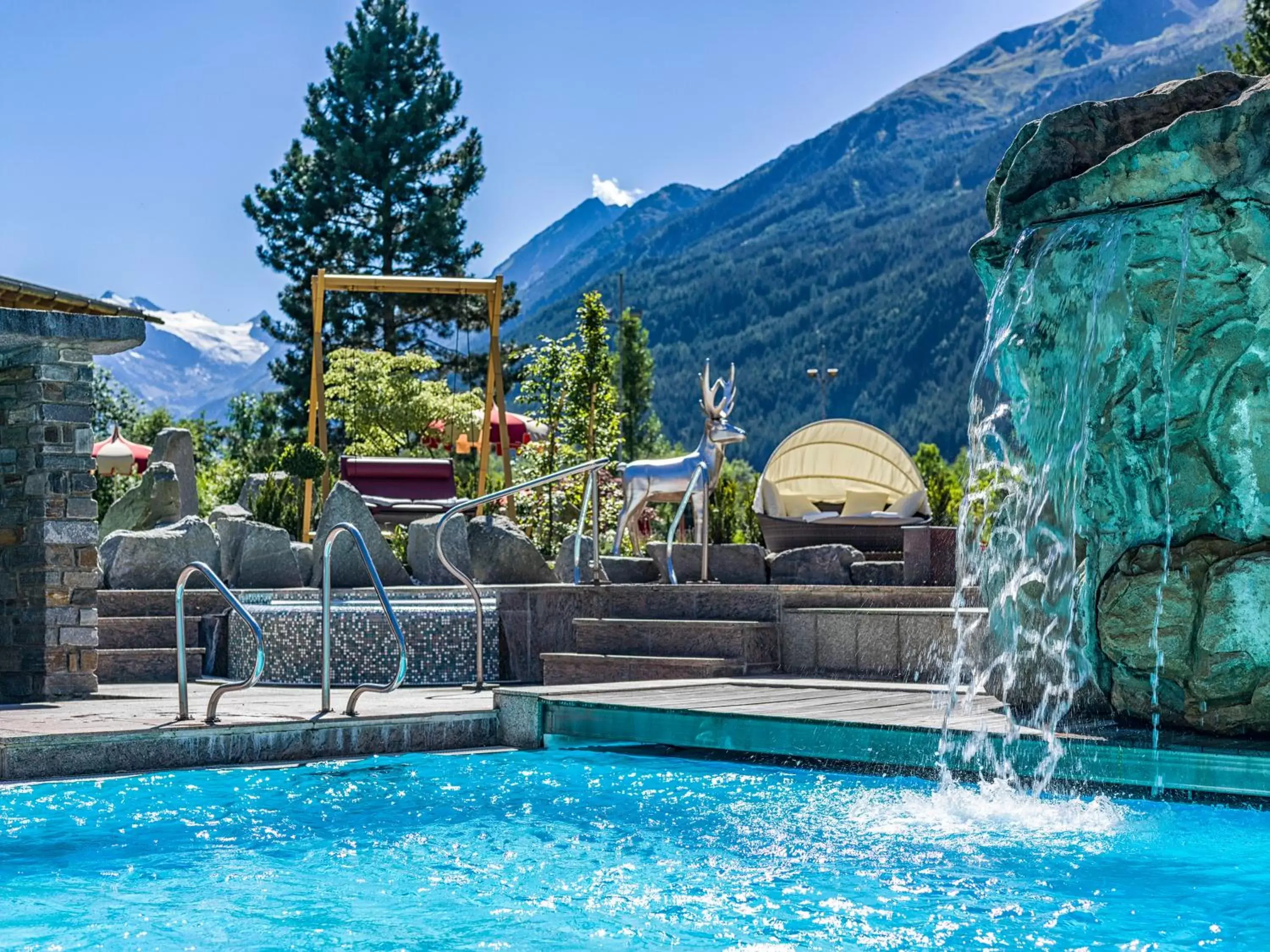 Mountain view, Swimming Pool in Relais&Châteaux Spa-Hotel Jagdhof