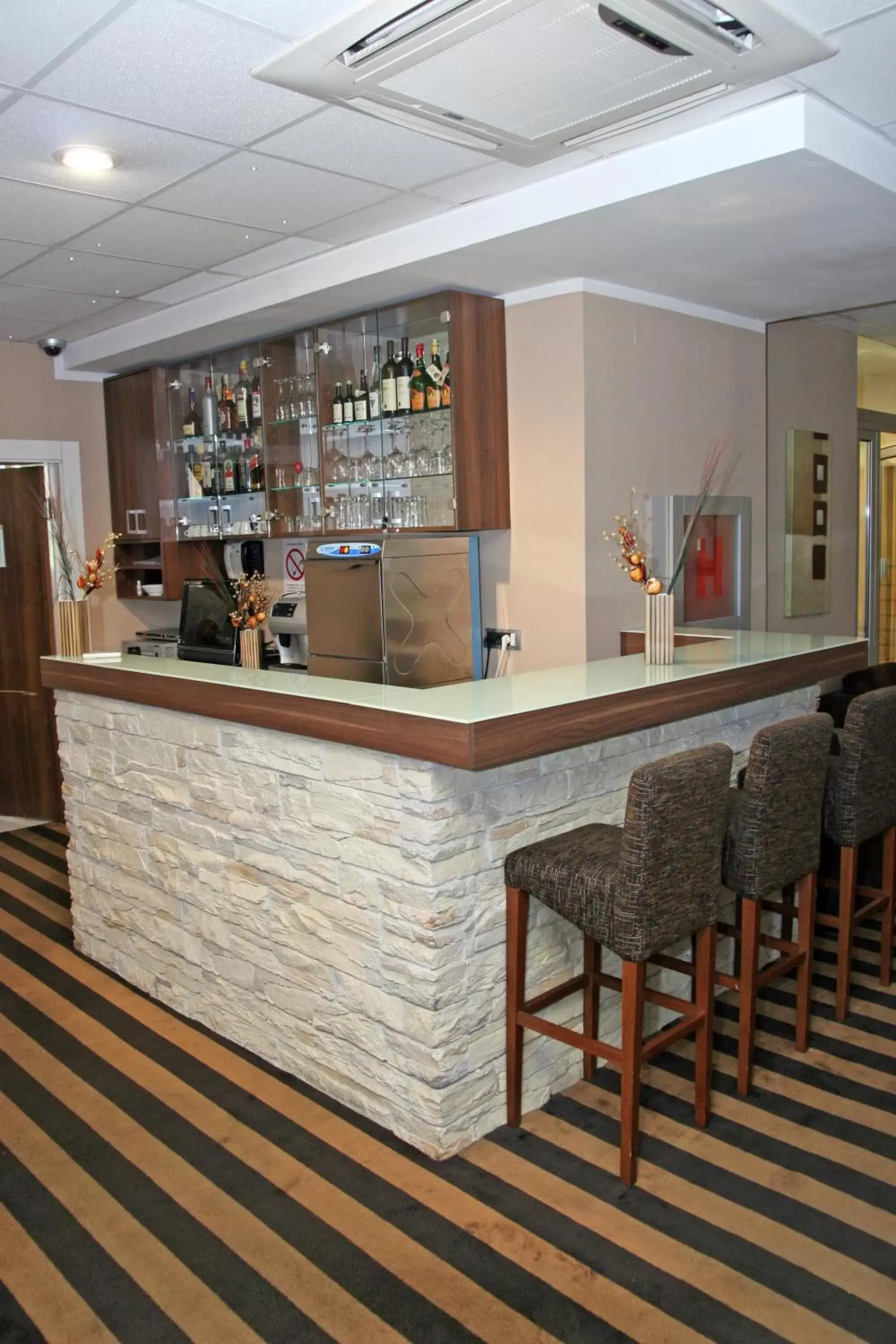 Lounge or bar, Lounge/Bar in Balkan Hotel Garni