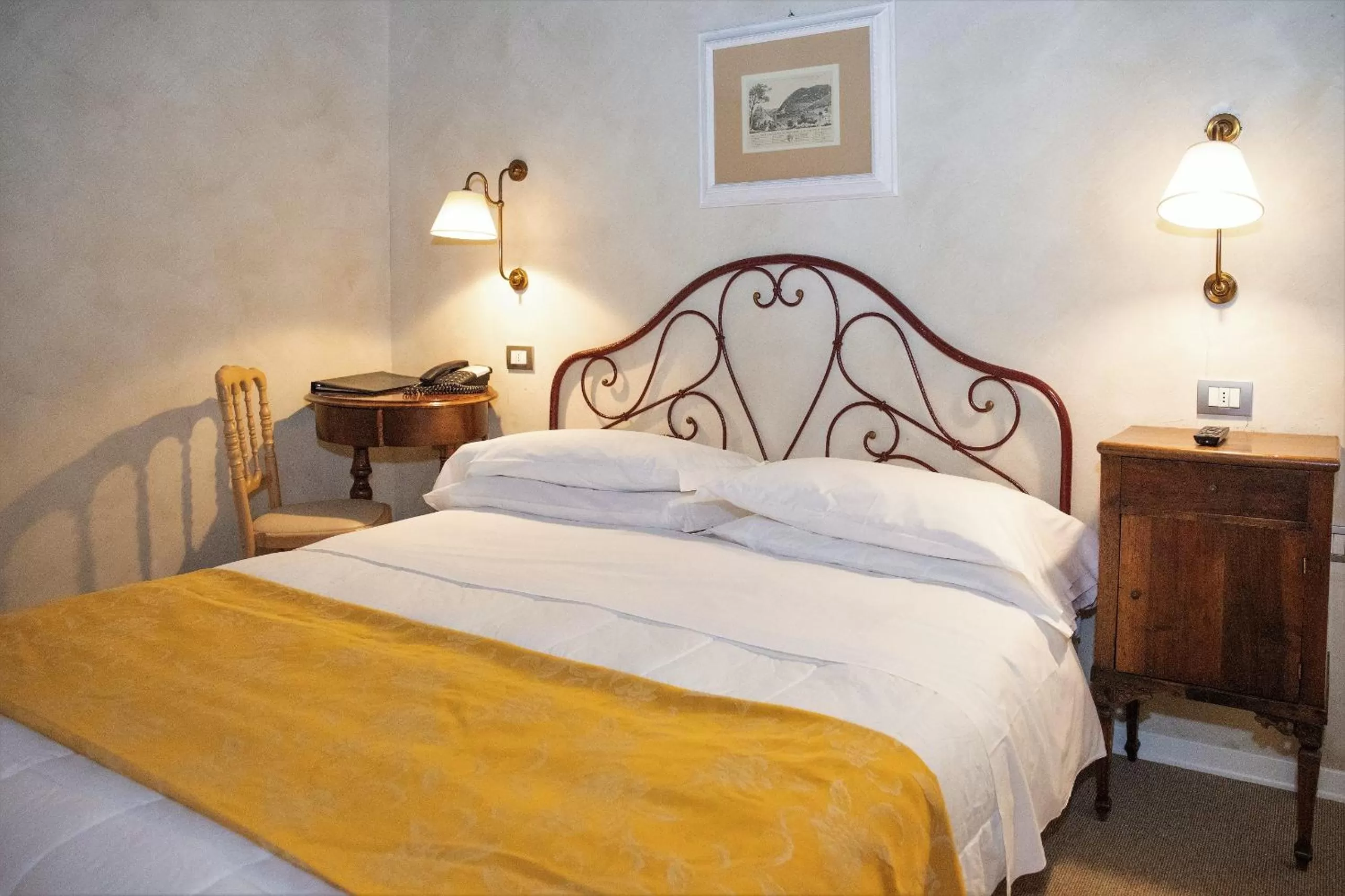 Bed in Hotel Clitunno