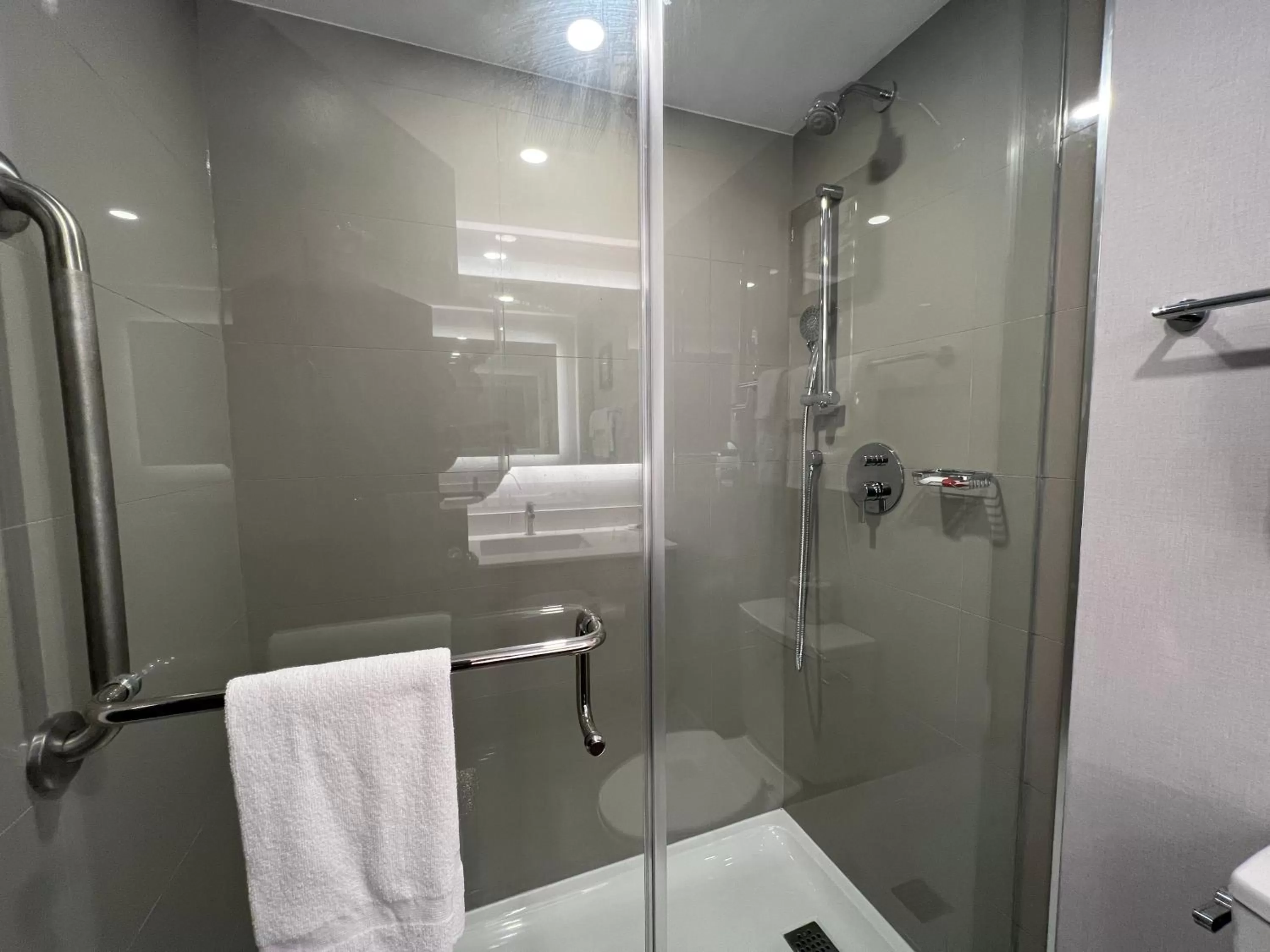 Bathroom in Super 8 by Wyndham Cornwall ON