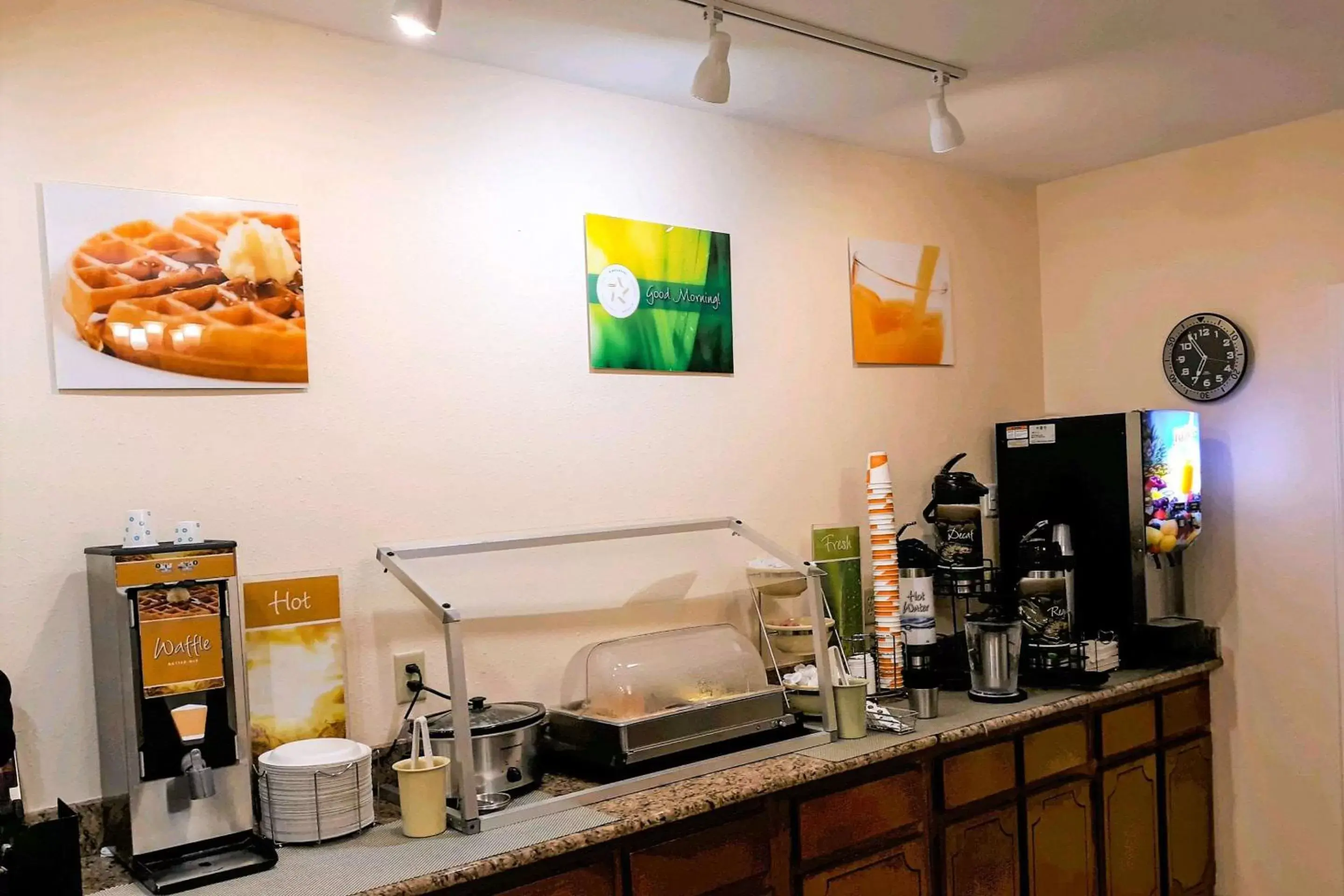 Restaurant/places to eat in Quality Inn near Manatee Springs State Park Restaurant/places to eat in Quality Inn near Manatee Springs State Park