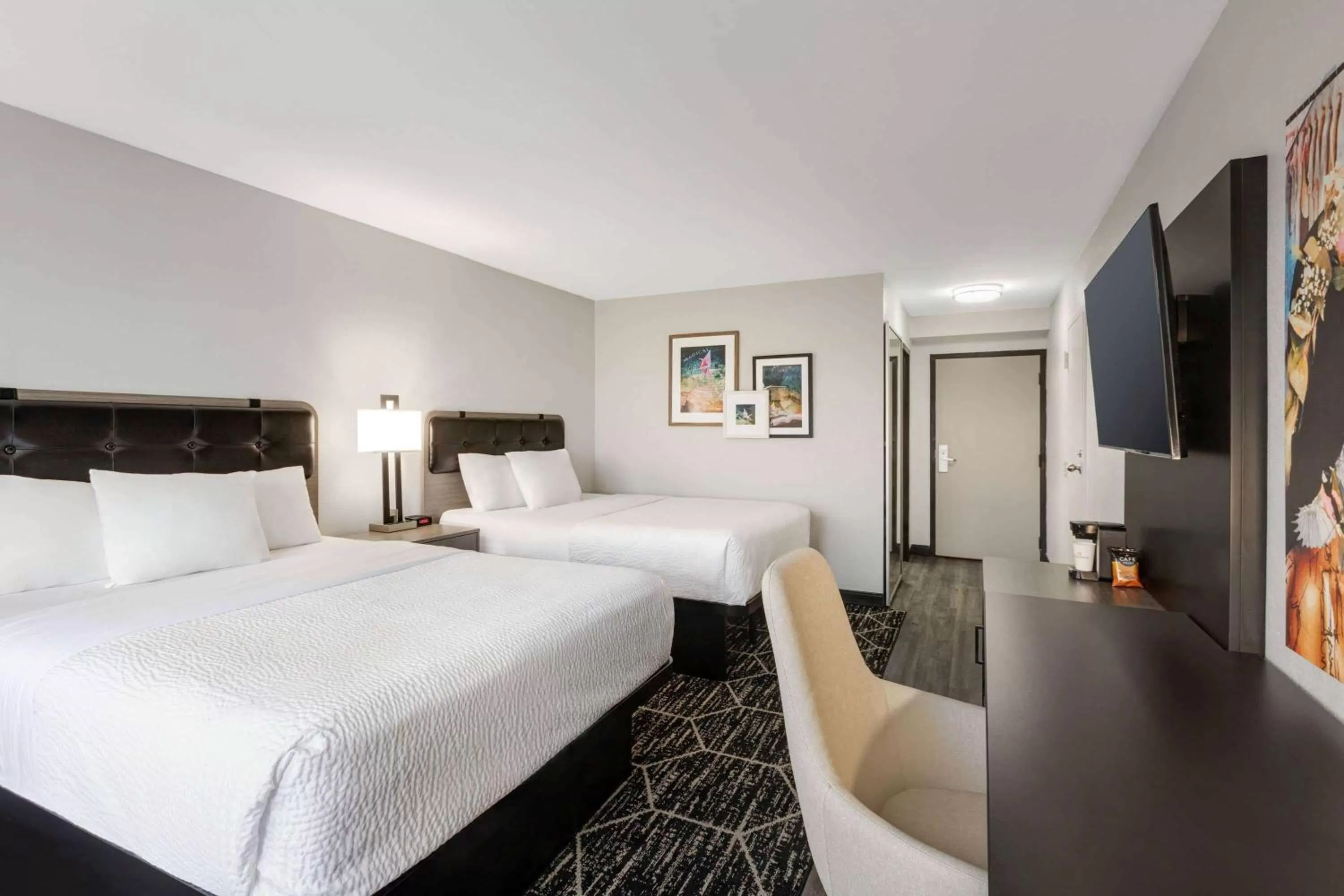 Photo of the whole room, Bed in La Quinta inn & suites by Wyndham Dothan