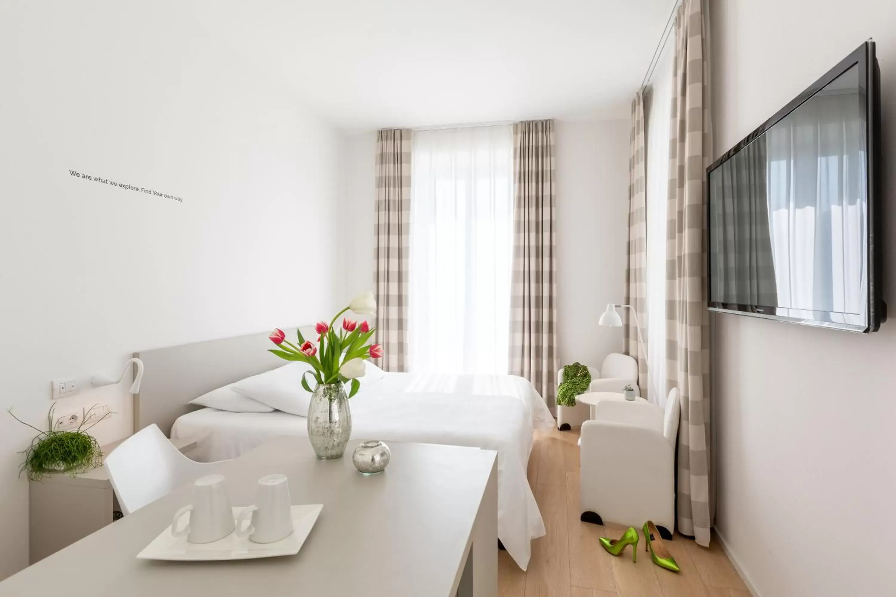 Bed, Seating Area in Hotel Lago Di Garda