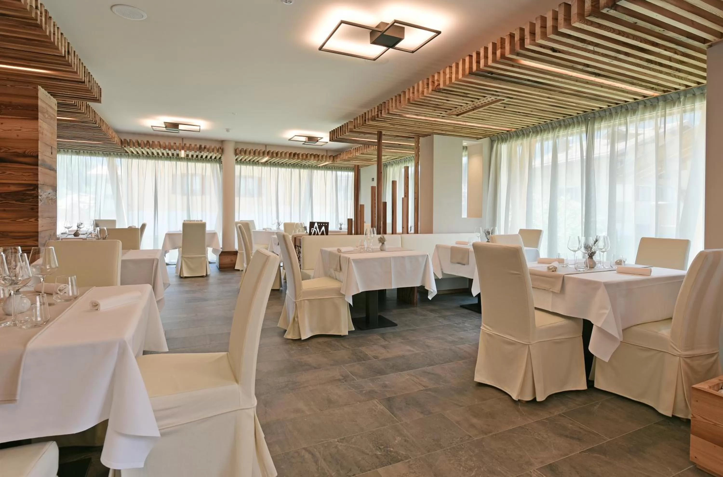 Restaurant/places to eat in Dolomeet Boutique Hotel