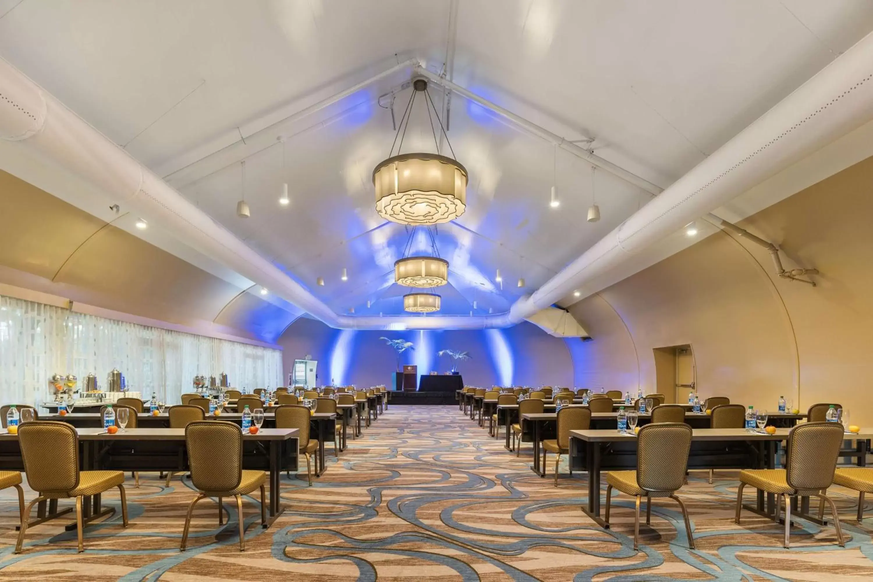 Meeting/conference room, Restaurant/Places to Eat in DoubleTree by Hilton San Diego-Mission Valley