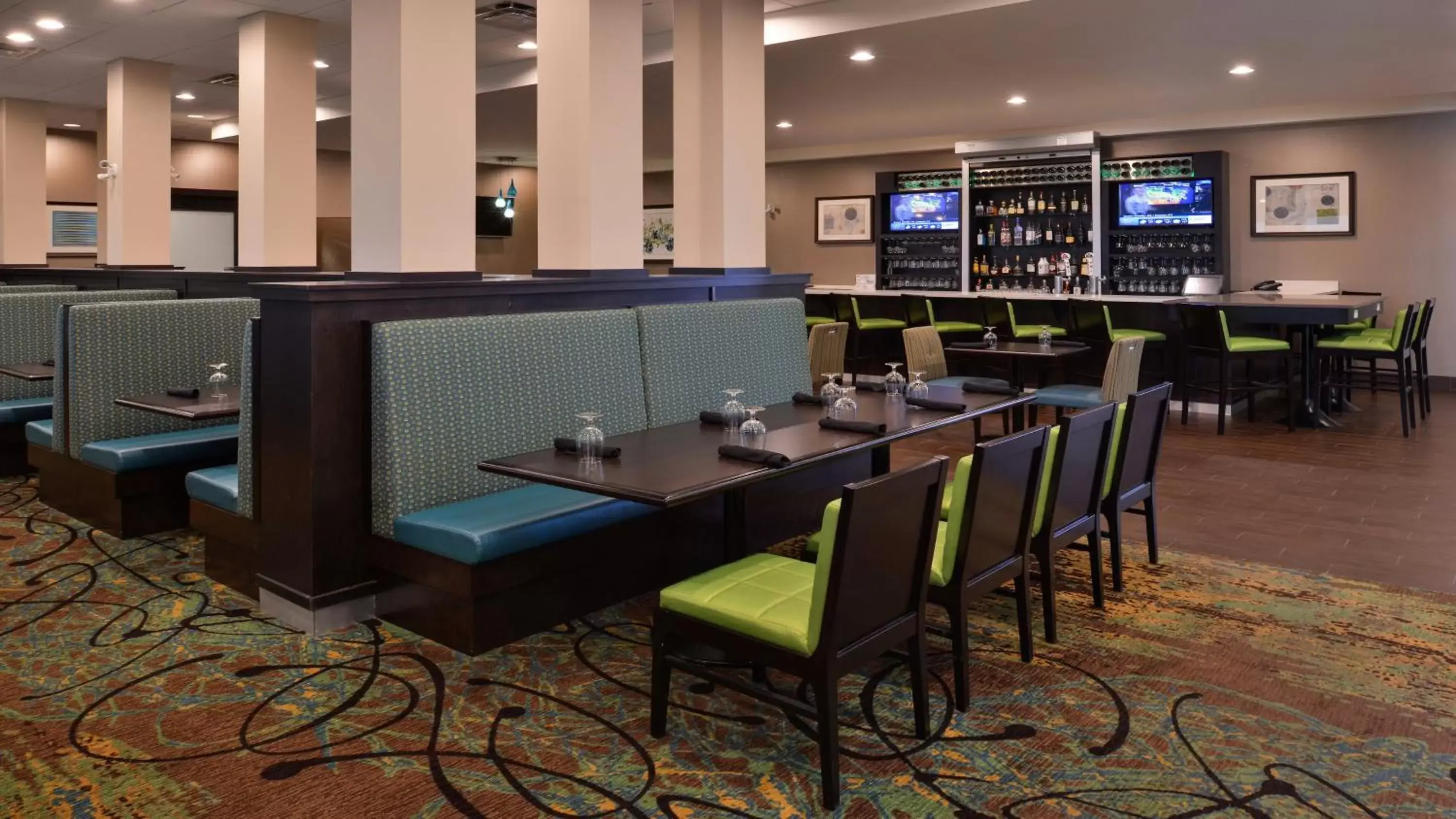 Restaurant/Places to Eat in Holiday Inn Hotel & Suites Edmonton Airport Conference Centre, an IHG Hotel
