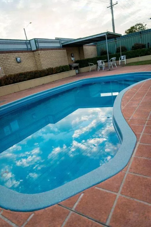 Swimming Pool in Maitland City Motel