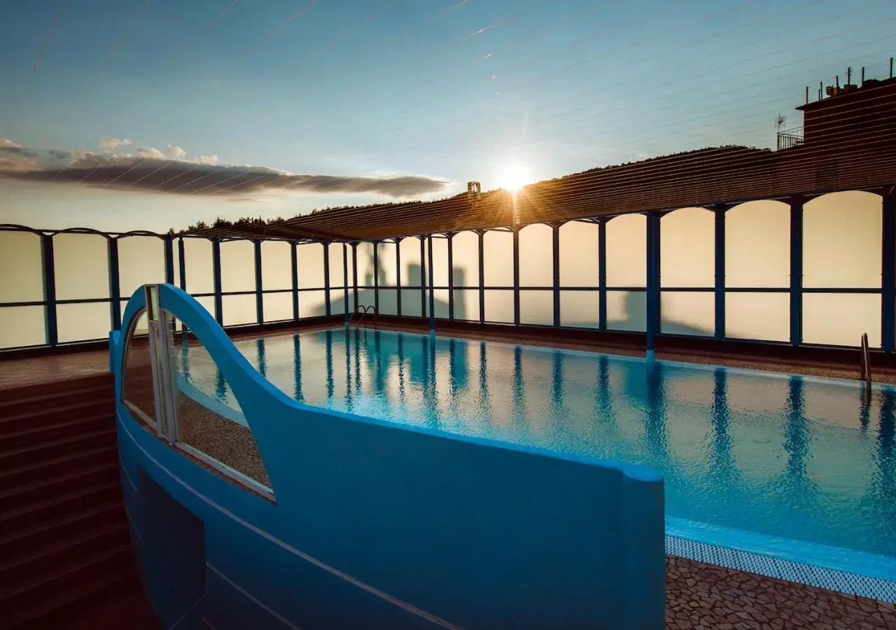 Swimming Pool in Grand Hotel Excelsior