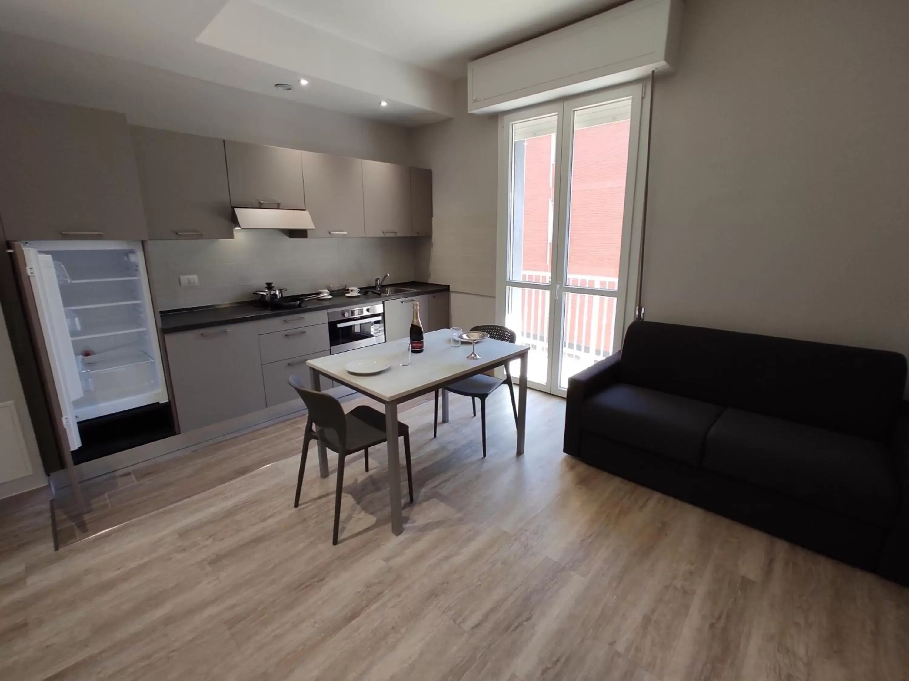 Kitchen or kitchenette, Dining Area in ALBA RESIDENCE